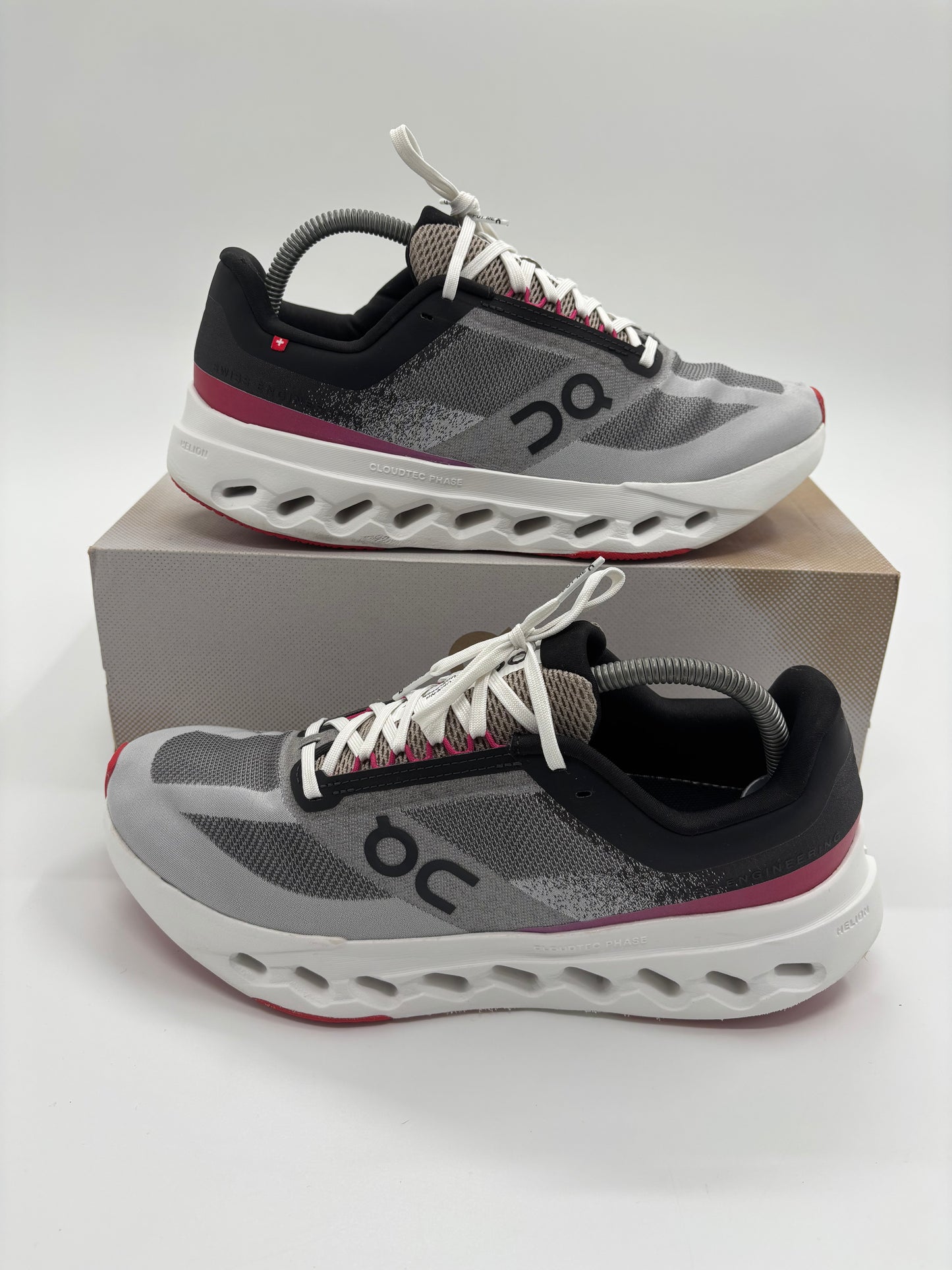 ON CLOUDSURFER TRAINERS