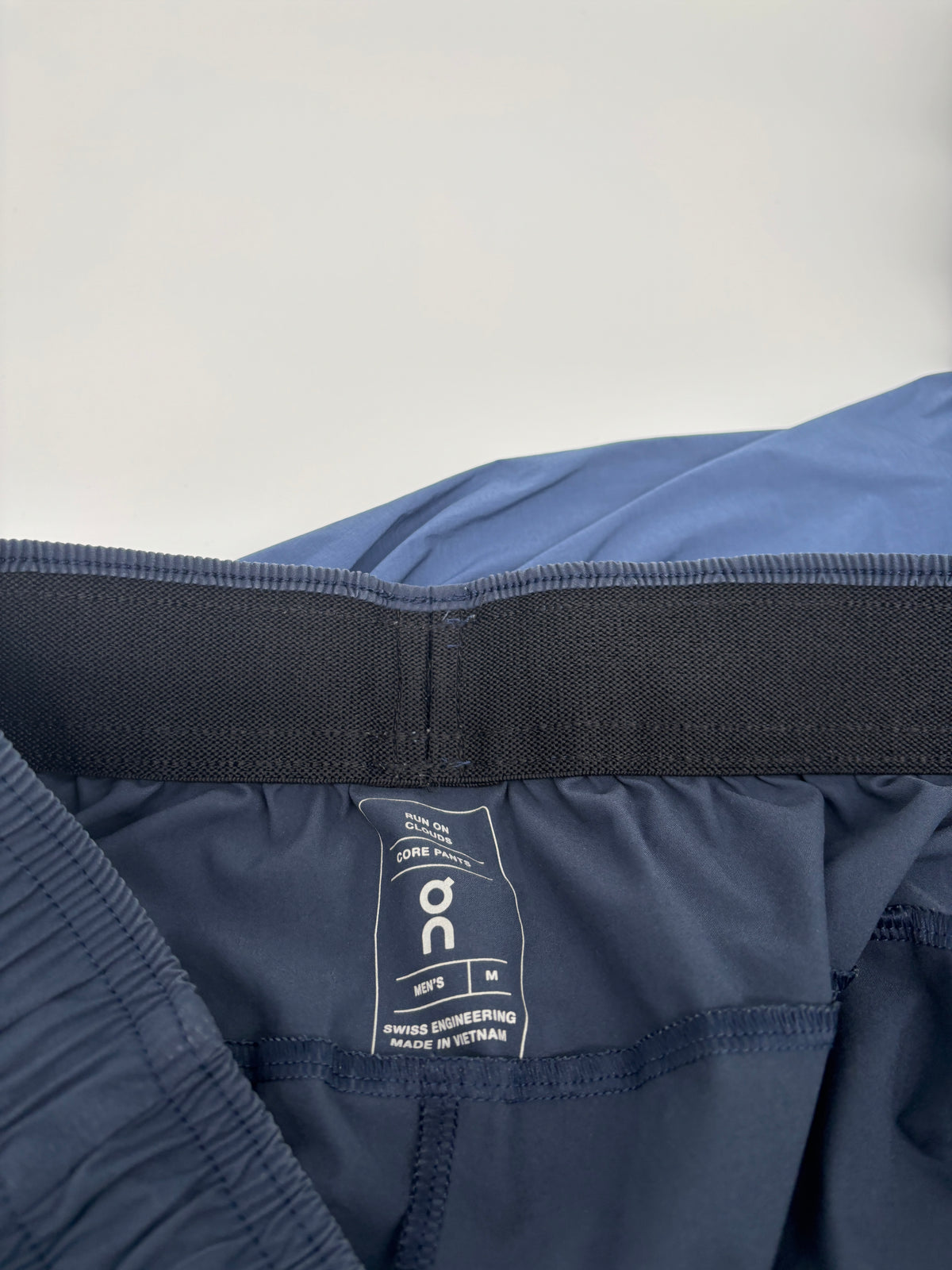 ON RUNNING TRACKSUIT