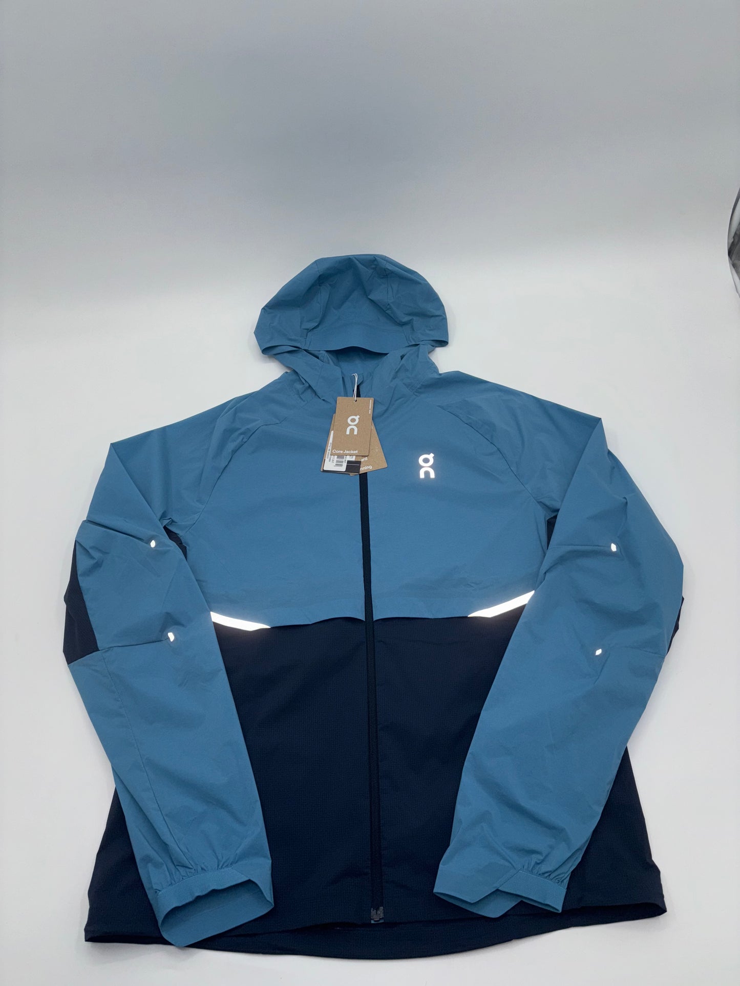 ON RUNNING JACKET