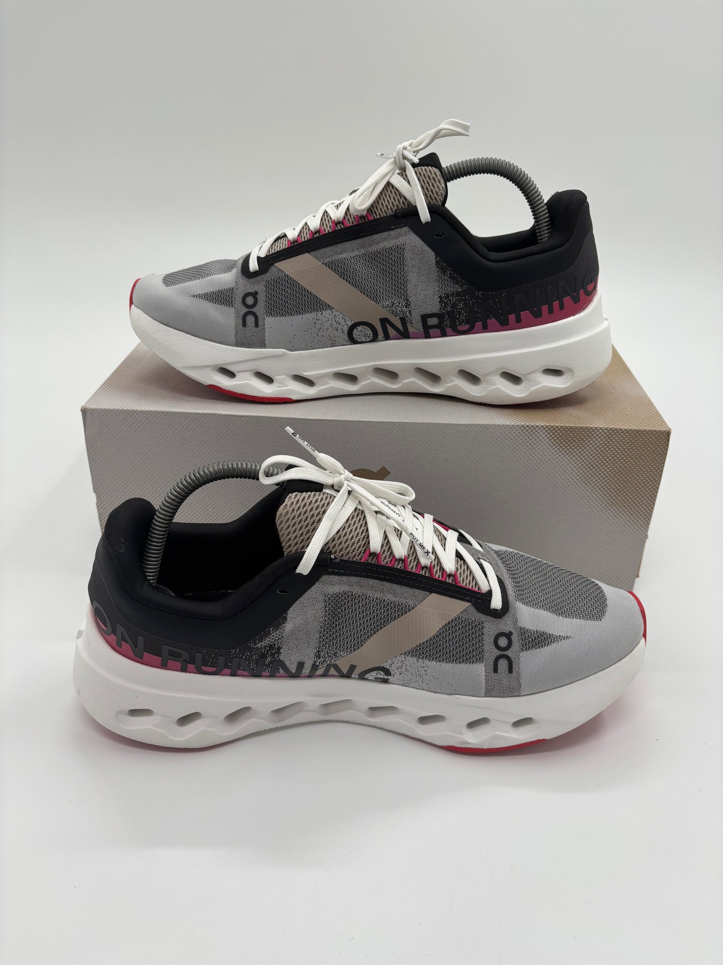 ON CLOUDSURFER TRAINERS