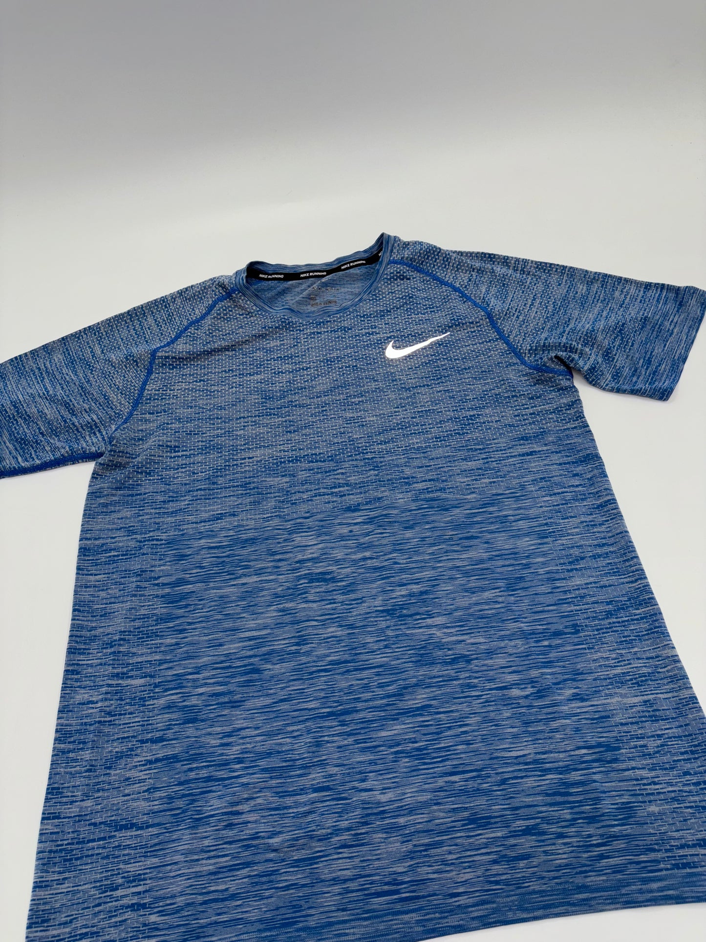 NIKE T-SHIRT