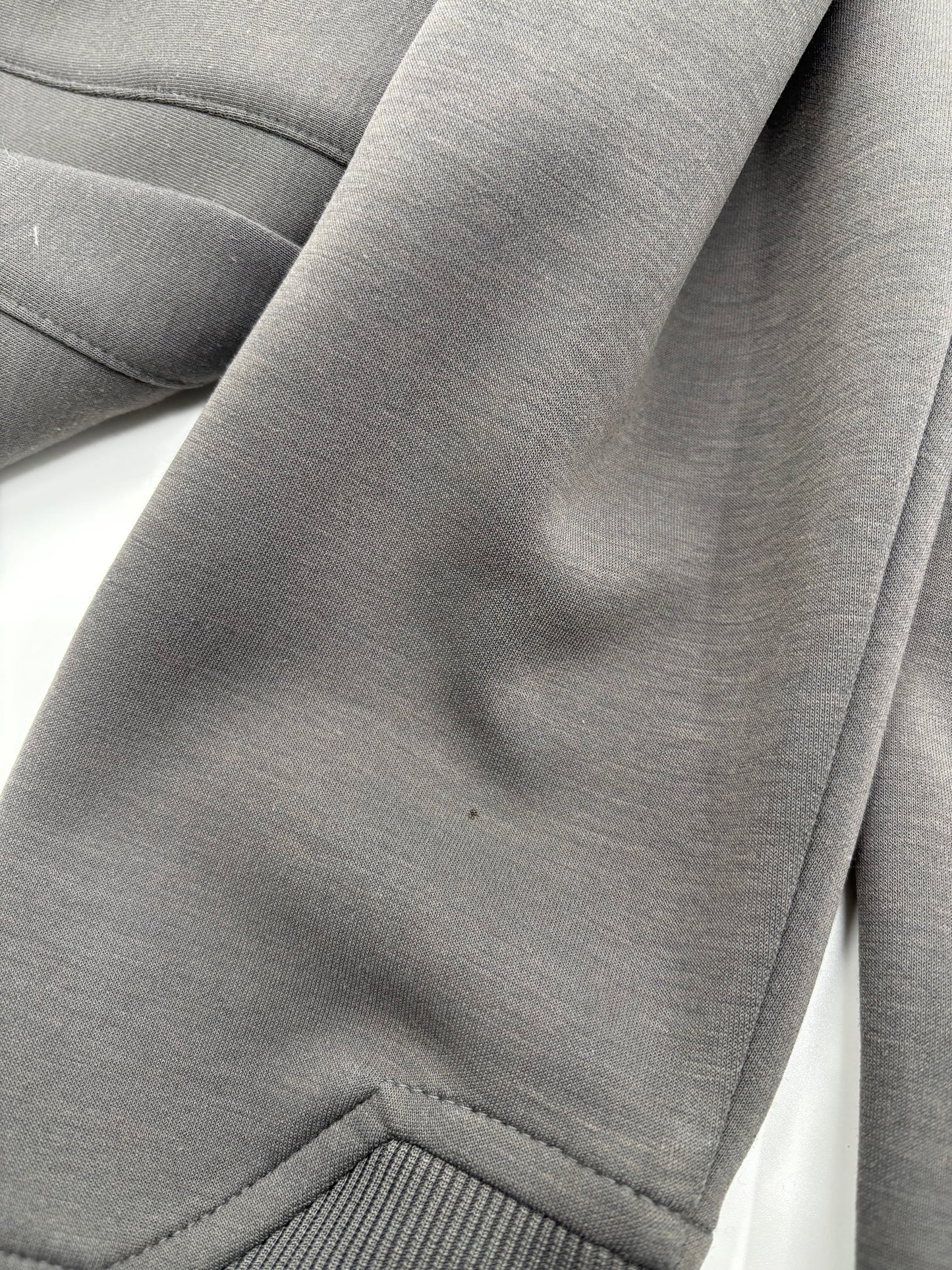ON RUNNING TRACKSUIT