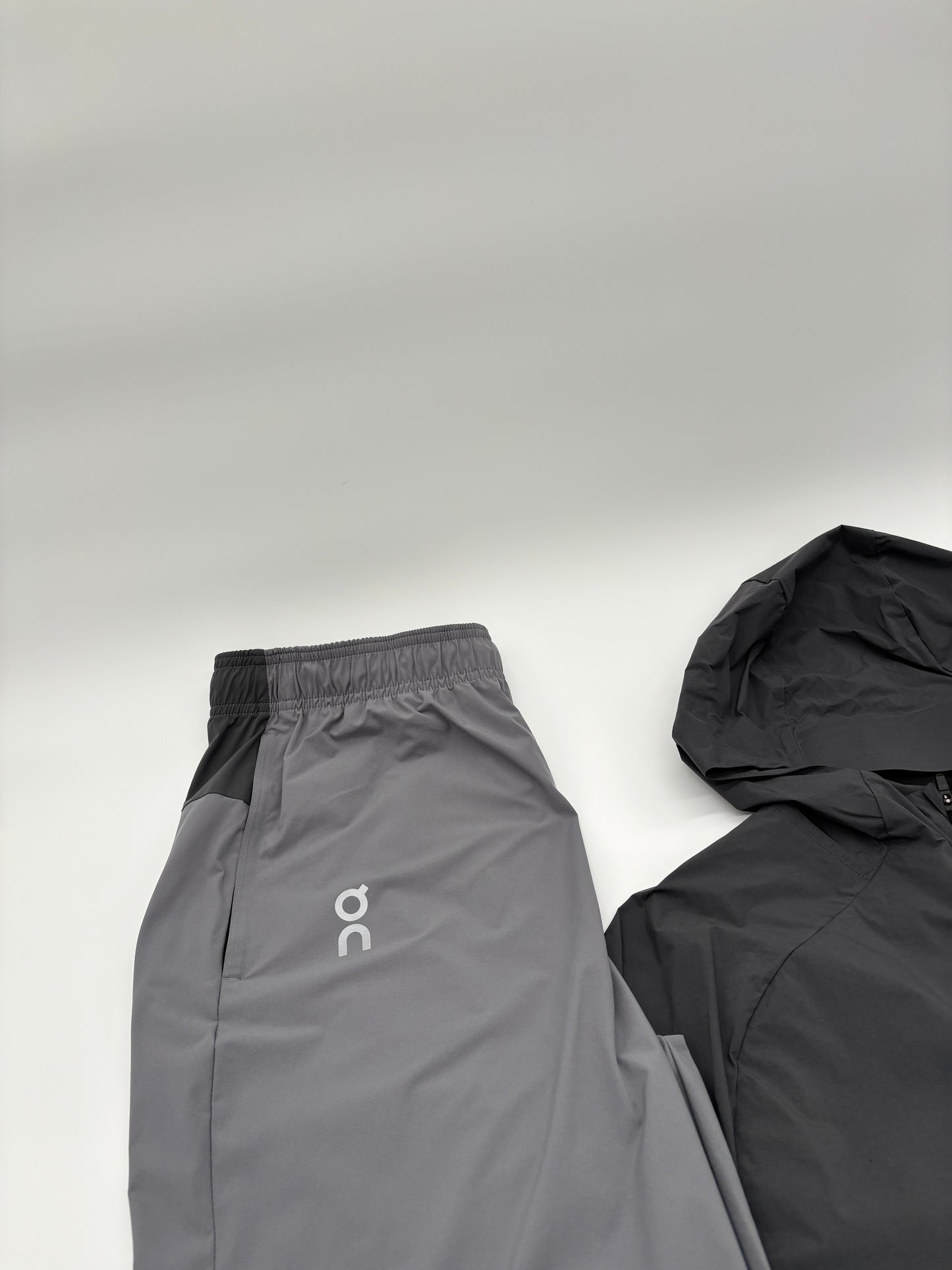 ON RUNNING TRACKSUIT