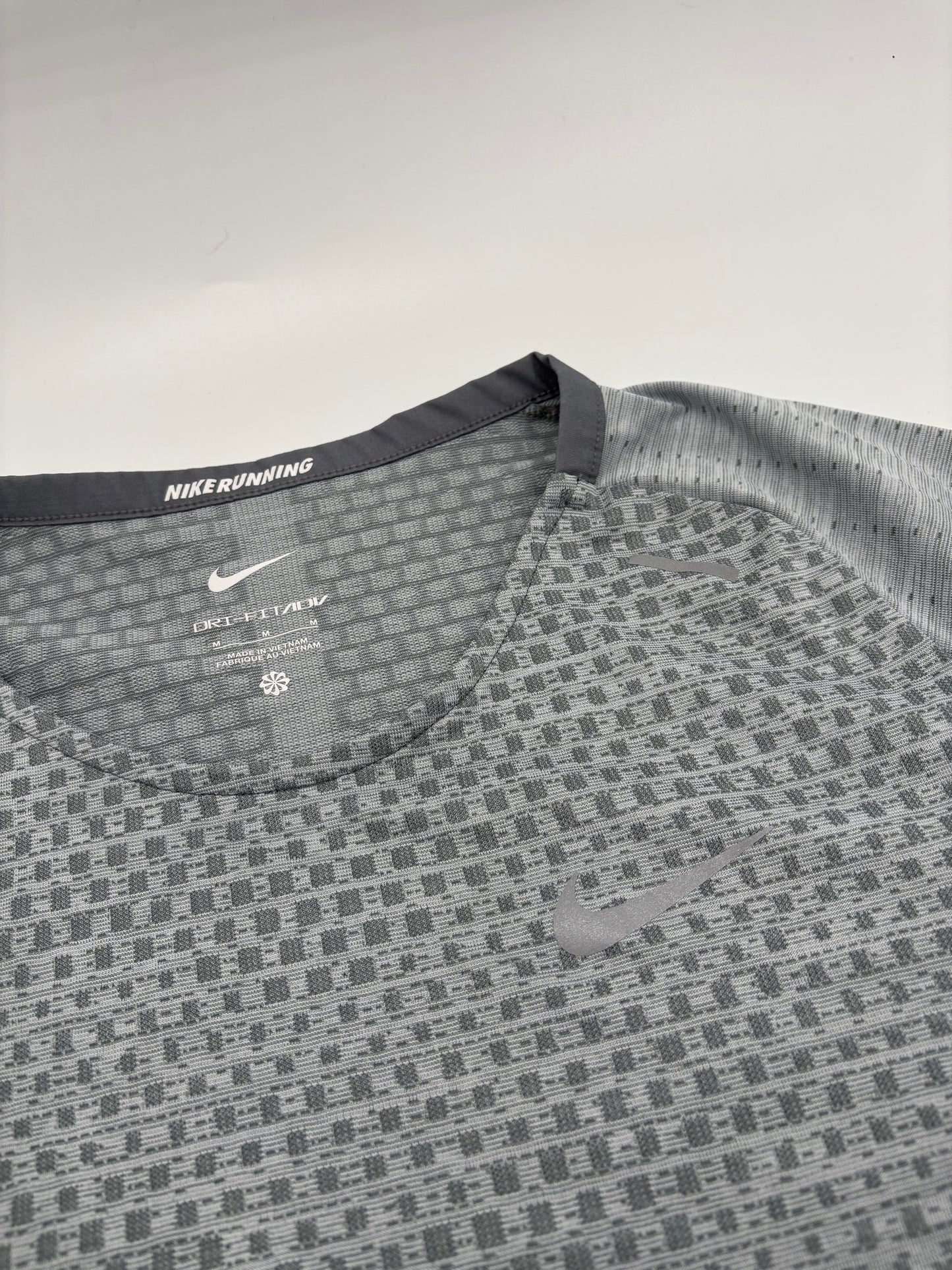 NIKE T-SHIRT