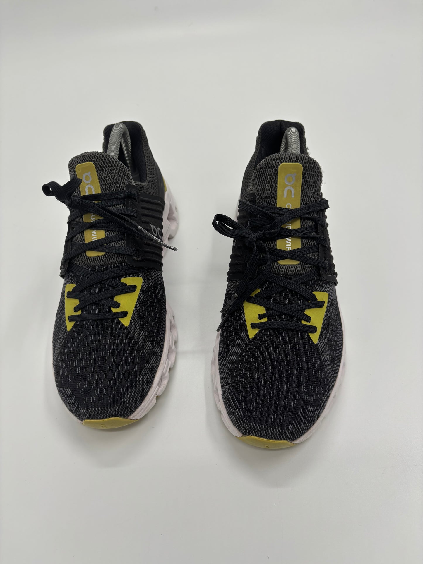 ON CLOUDSWIFT TRAINERS