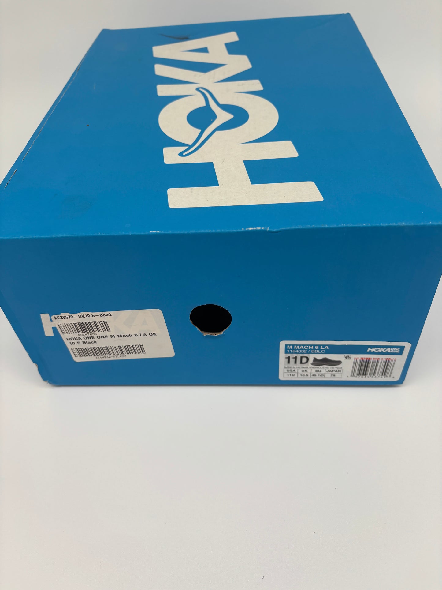HOKA TRAINERS