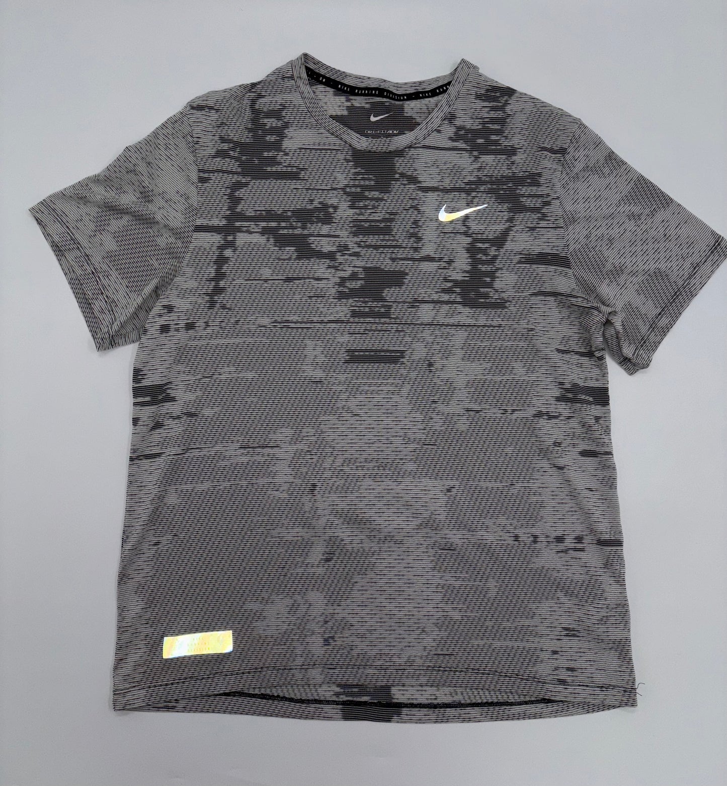 NIKE T-SHIRT