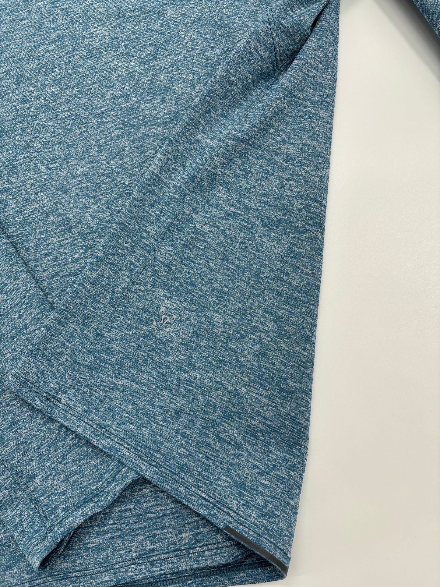 LULULEMON LONG SLEEVED SHIRT