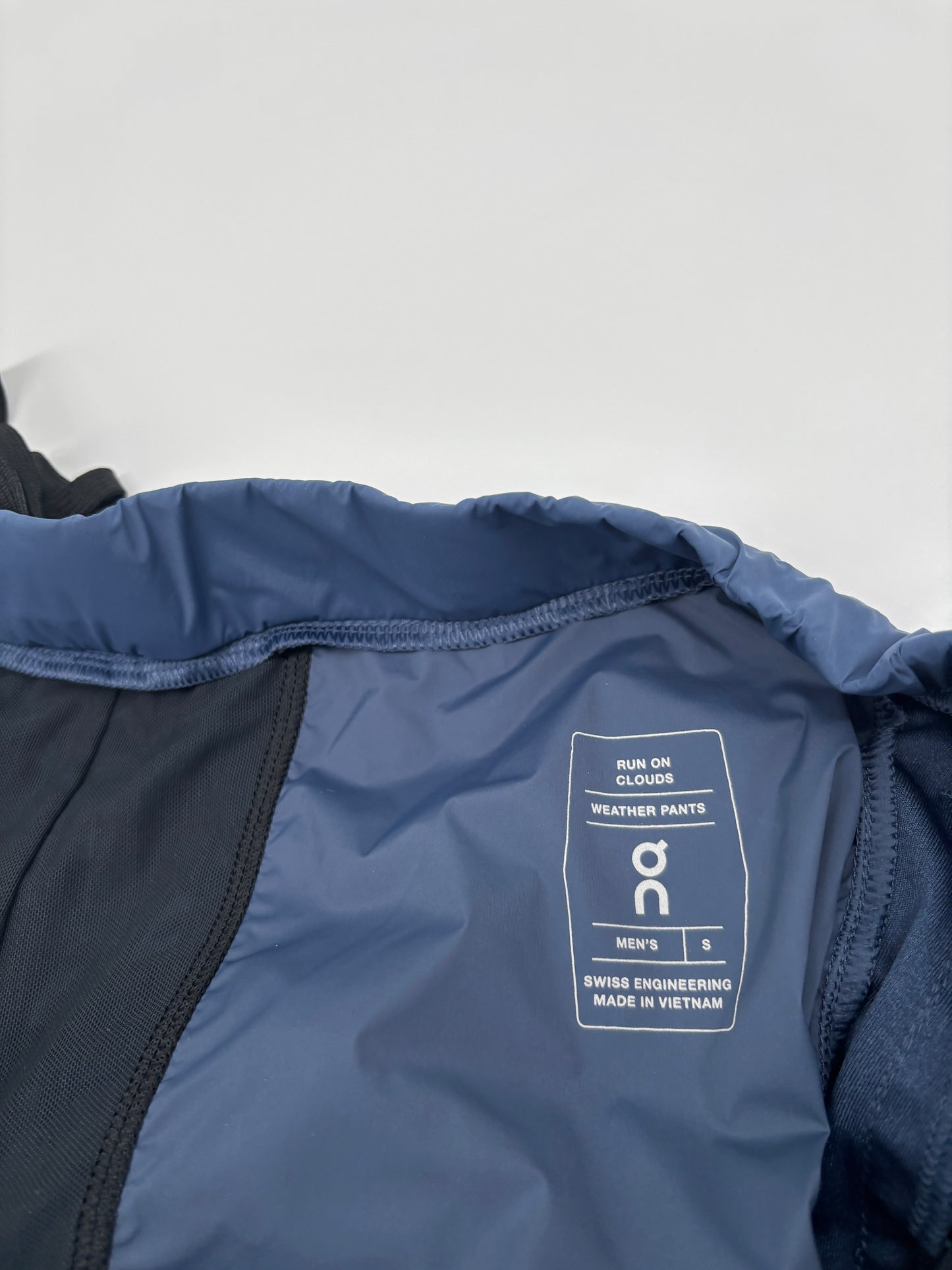 ON RUNNING PANTS