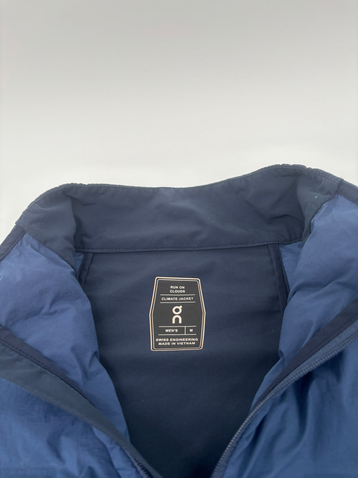 ON RUNNING CLIMATE JACKET