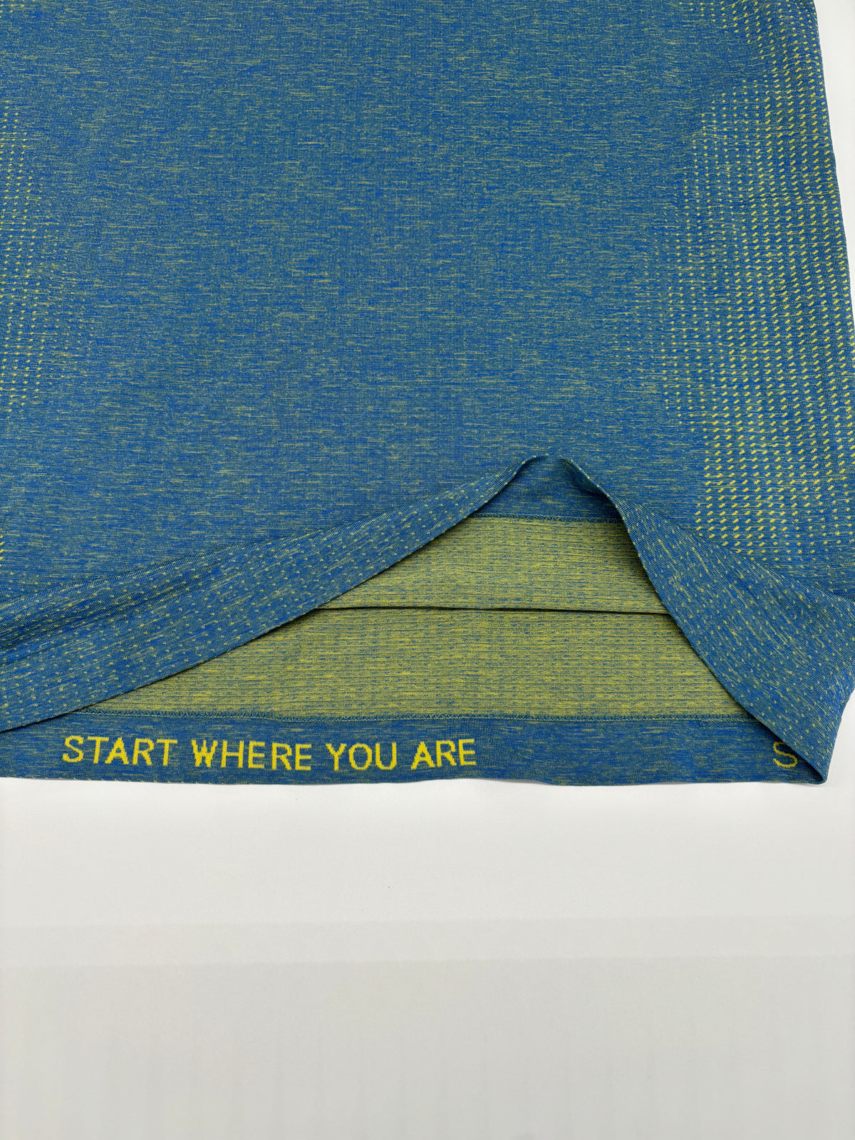LULULEMON T-SHIRT