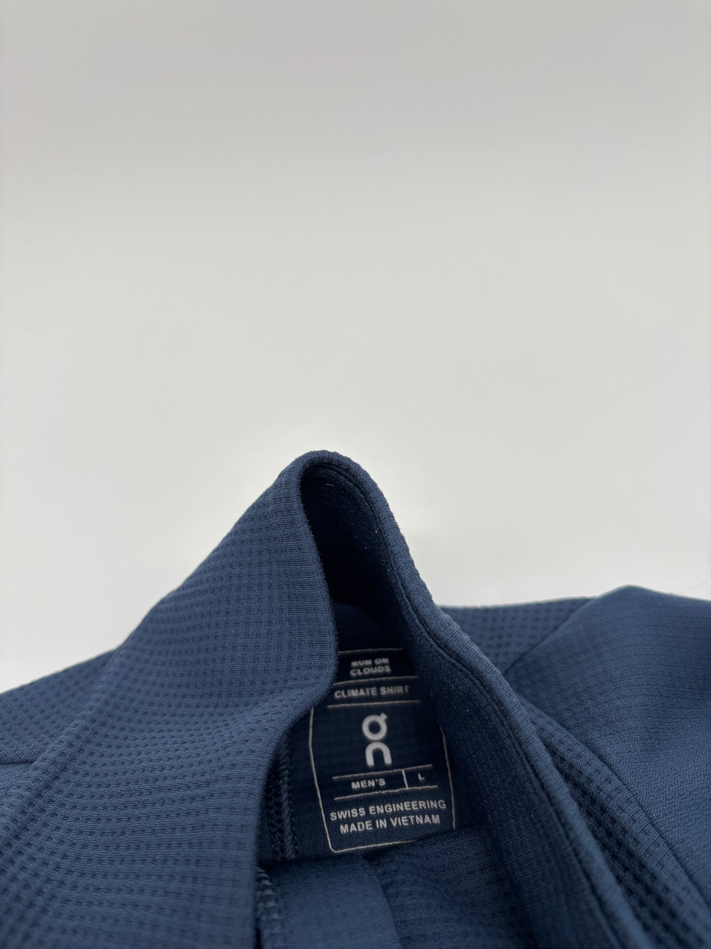 ON RUNNING HALF ZIP