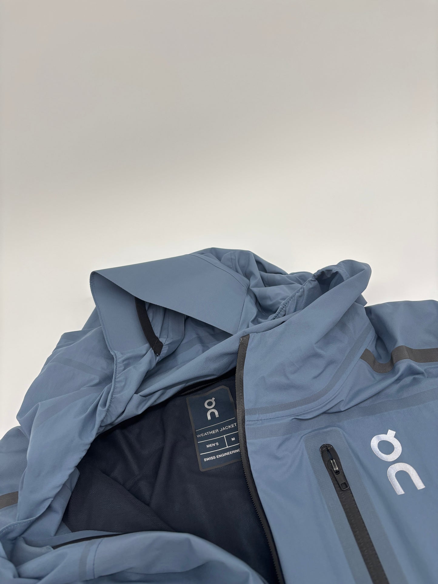 ON RUNNING JACKET