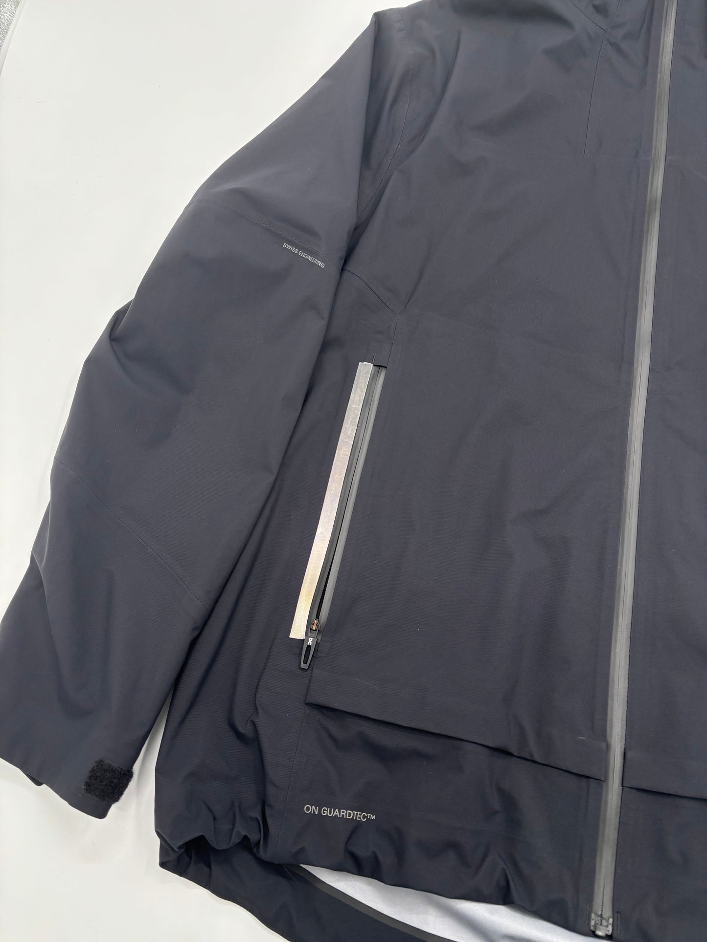 ON RUNNING TREK JACKET