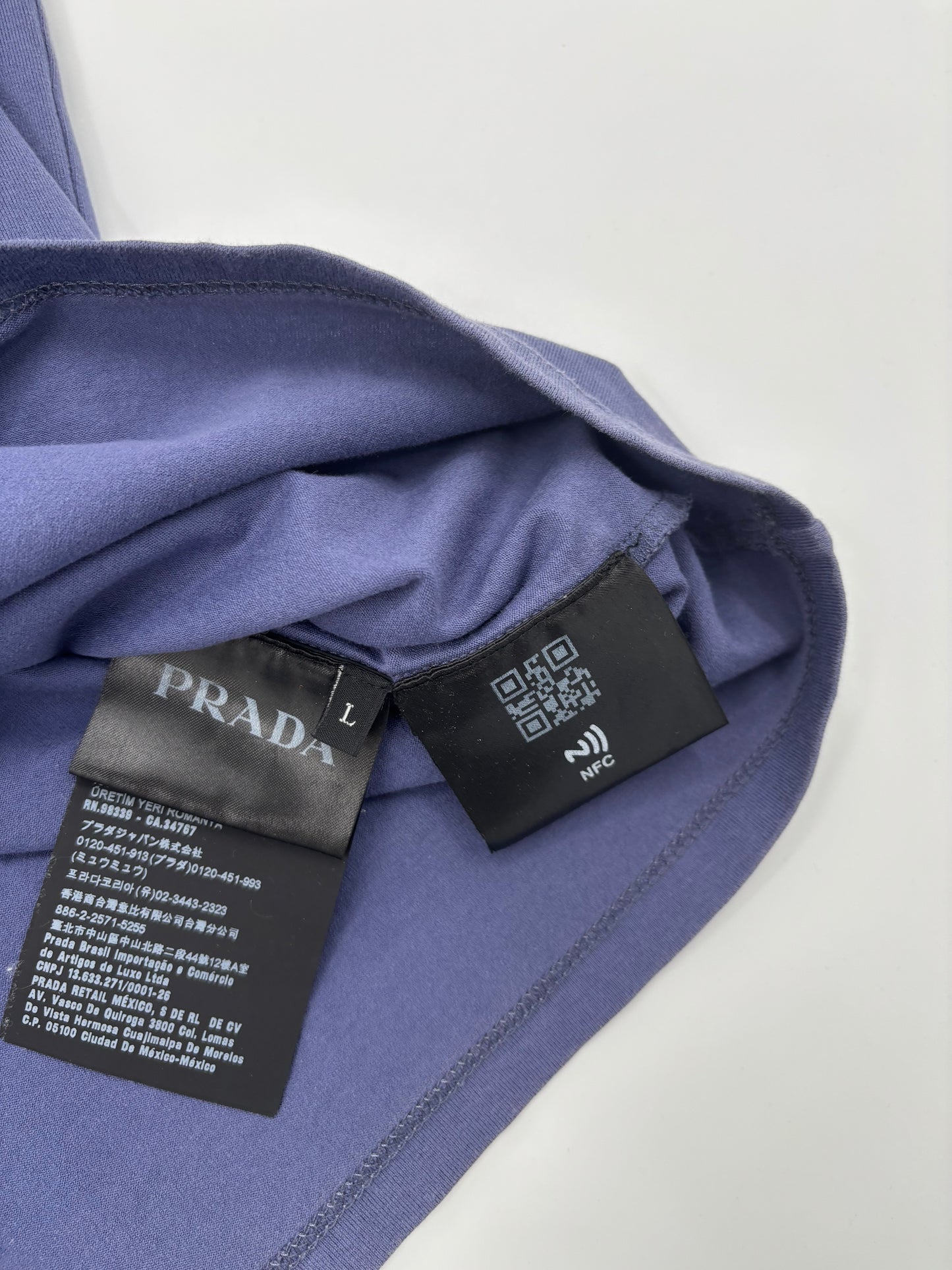 PRADA T-SHIRT