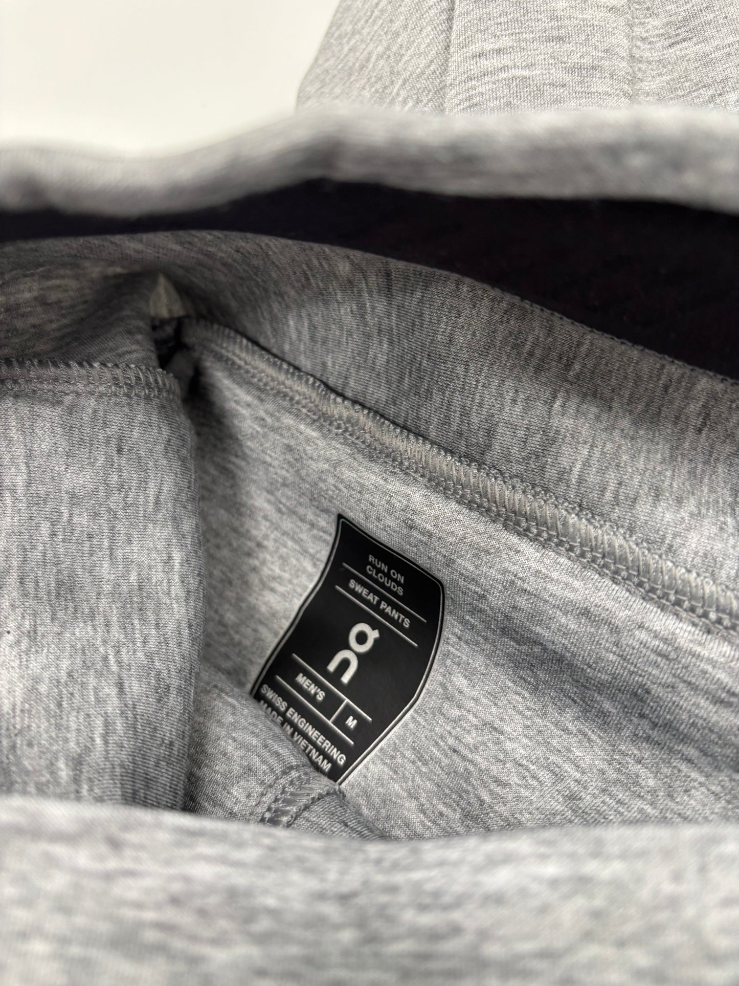 ON RUNNING TRACKSUIT