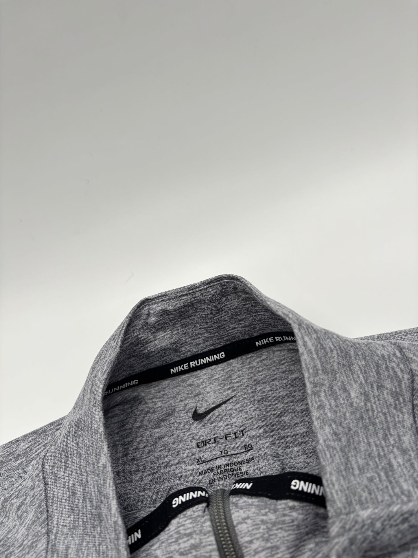 NIKE HALF ZIP