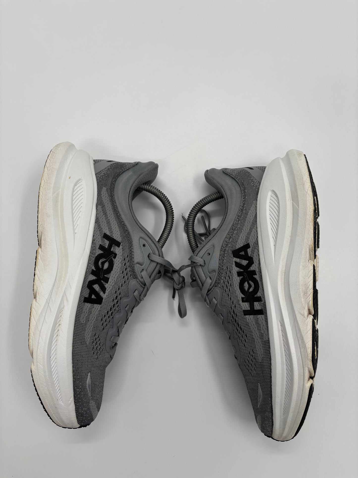 HOKA TRAINERS