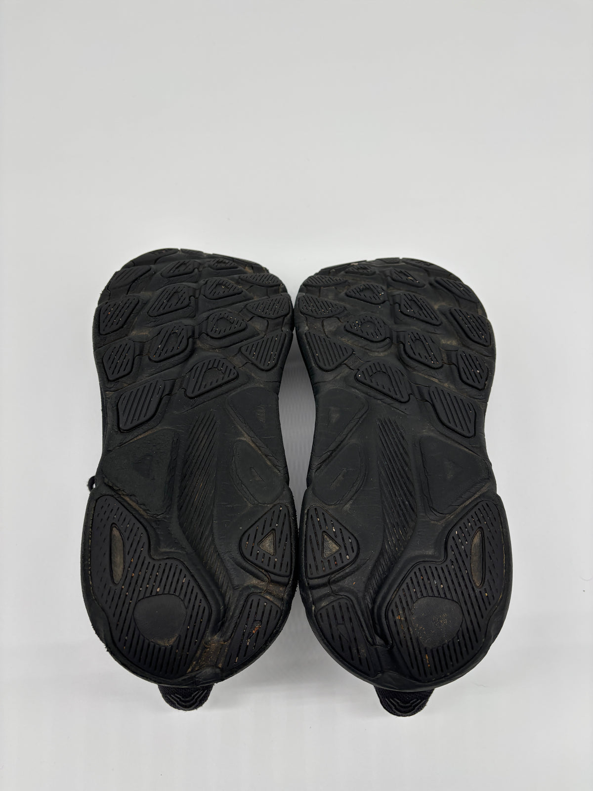 HOKA TRAINERS