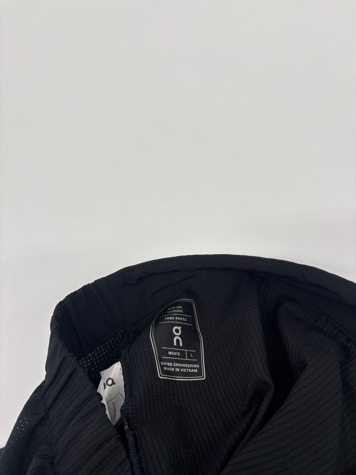 ON RUNNING TREK PANTS