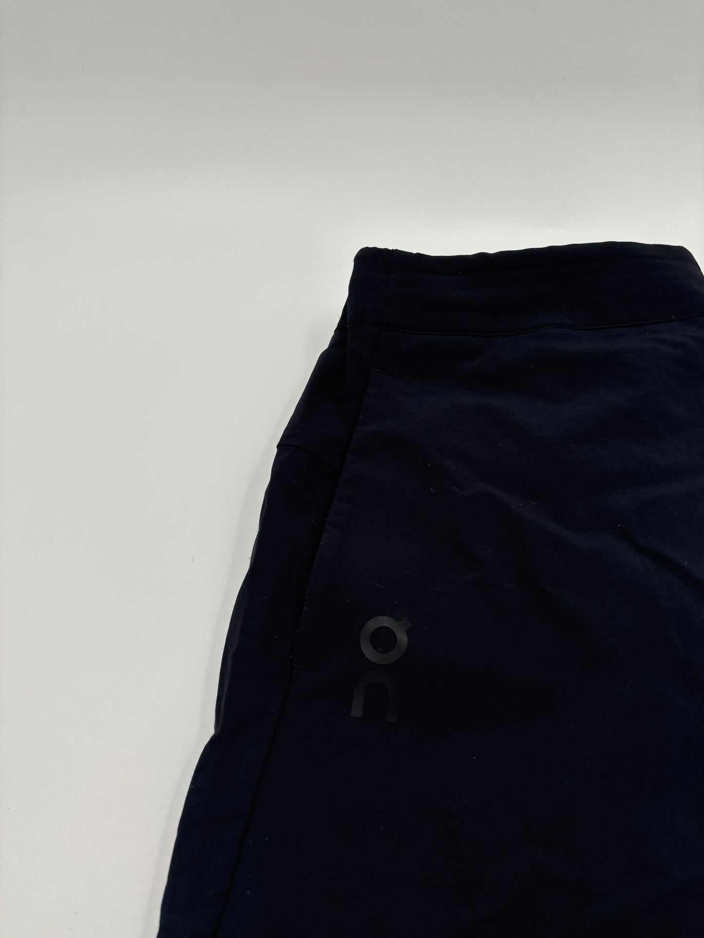 ON RUNNING ACTIVE PANTS