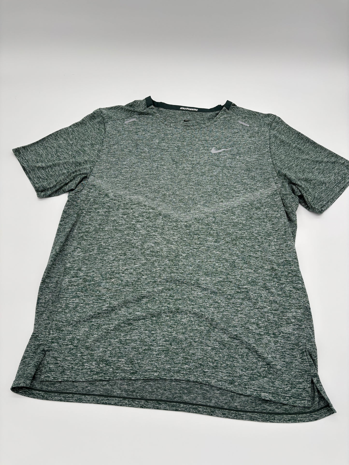 NIKE T-SHIRT