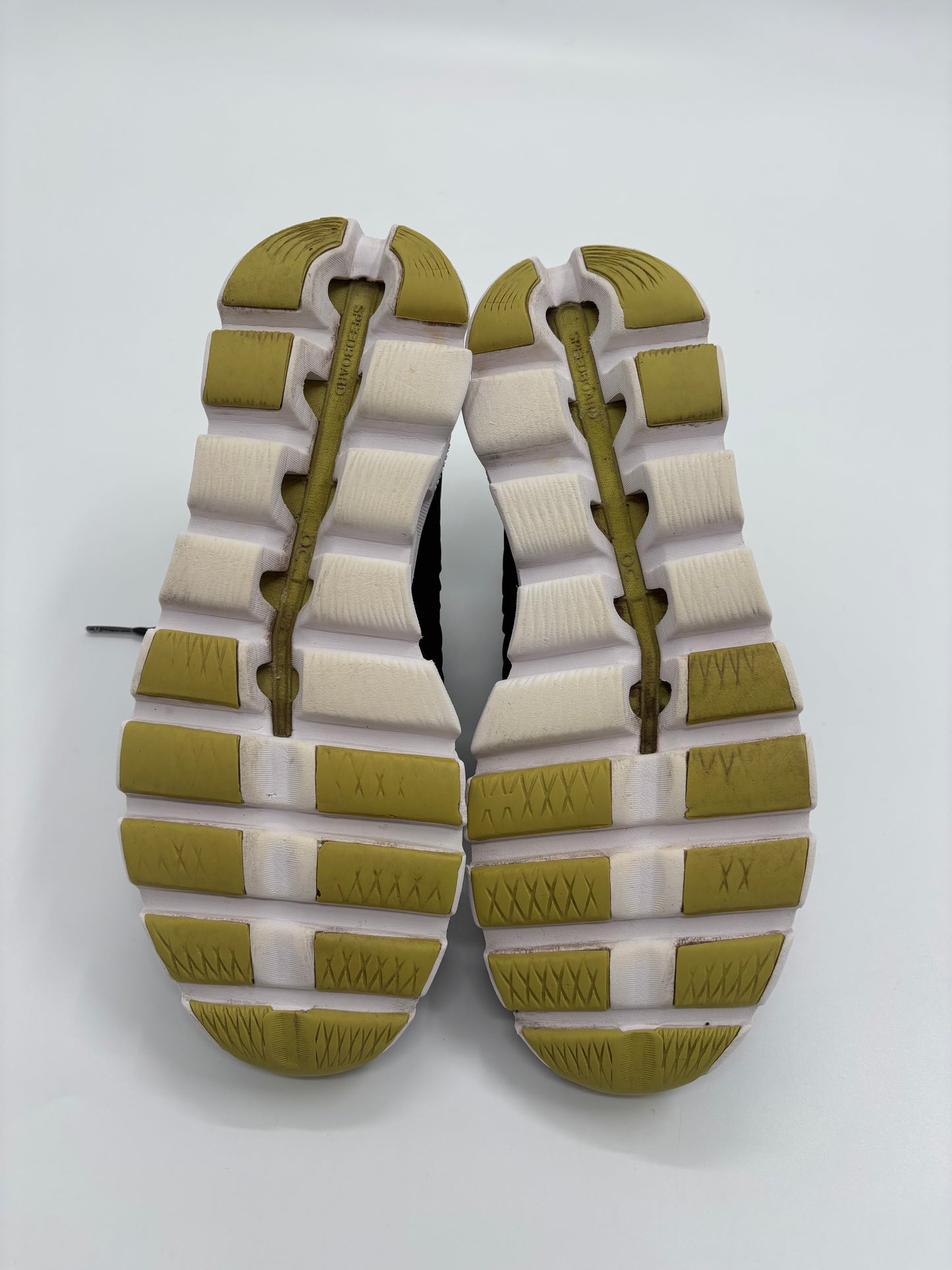 ON CLOUDSWIFT TRAINERS