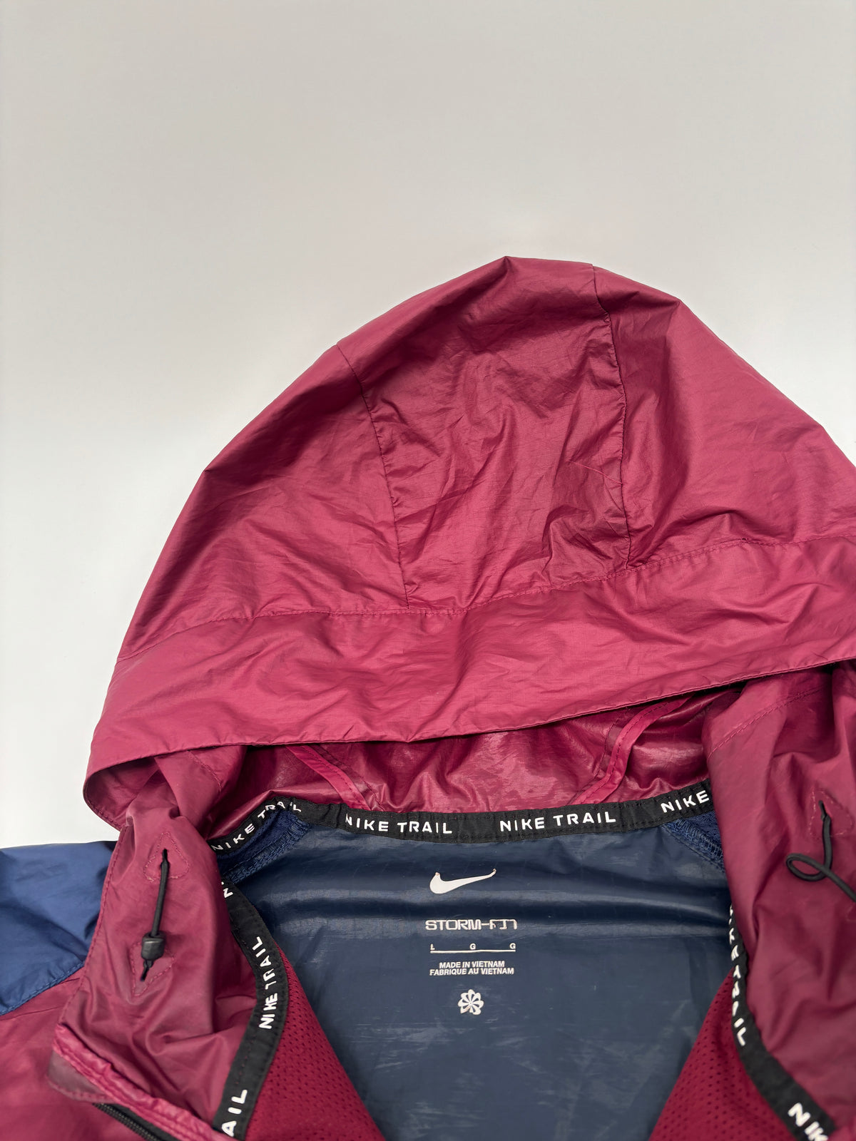 NIKE TRAIL JACKET