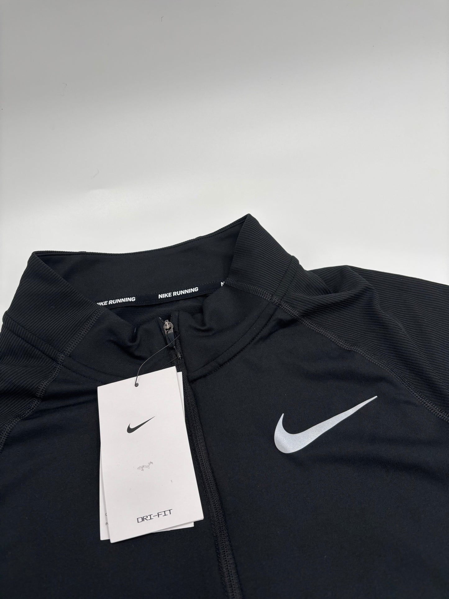 NIKE HALF ZIP