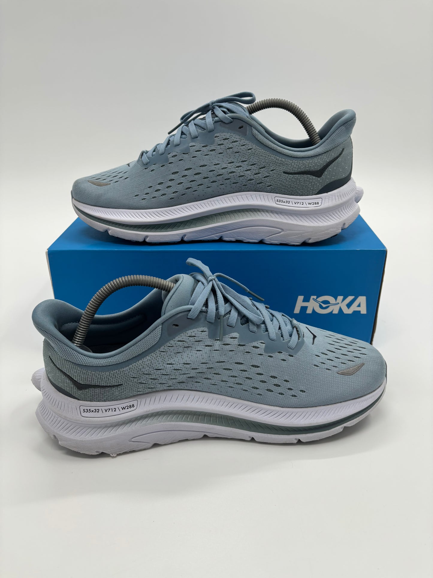 HOKA TRAINERS