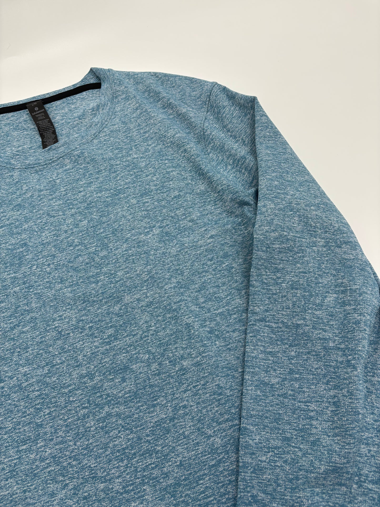LULULEMON LONG SLEEVED SHIRT