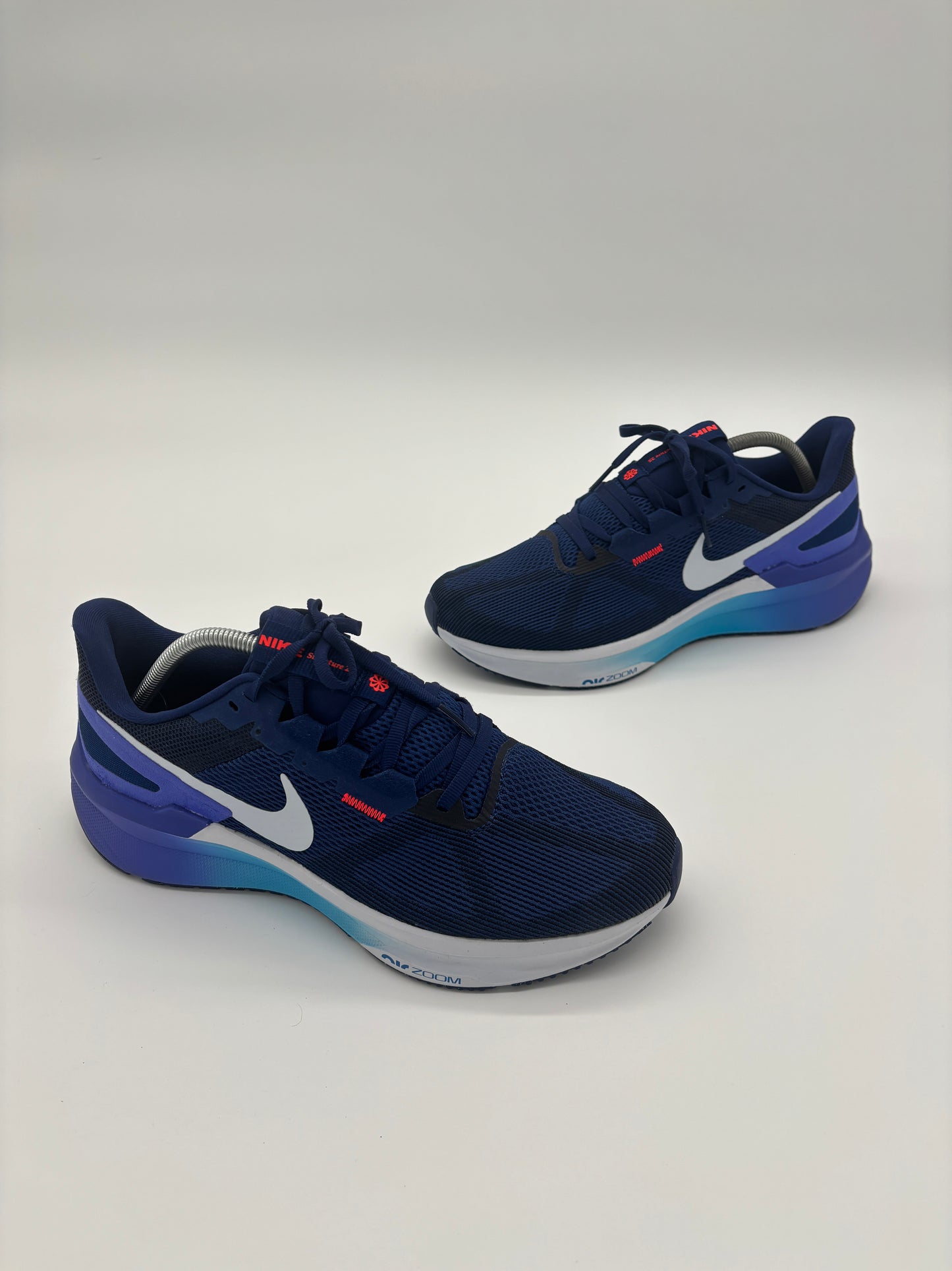 NIKE TRAINERS