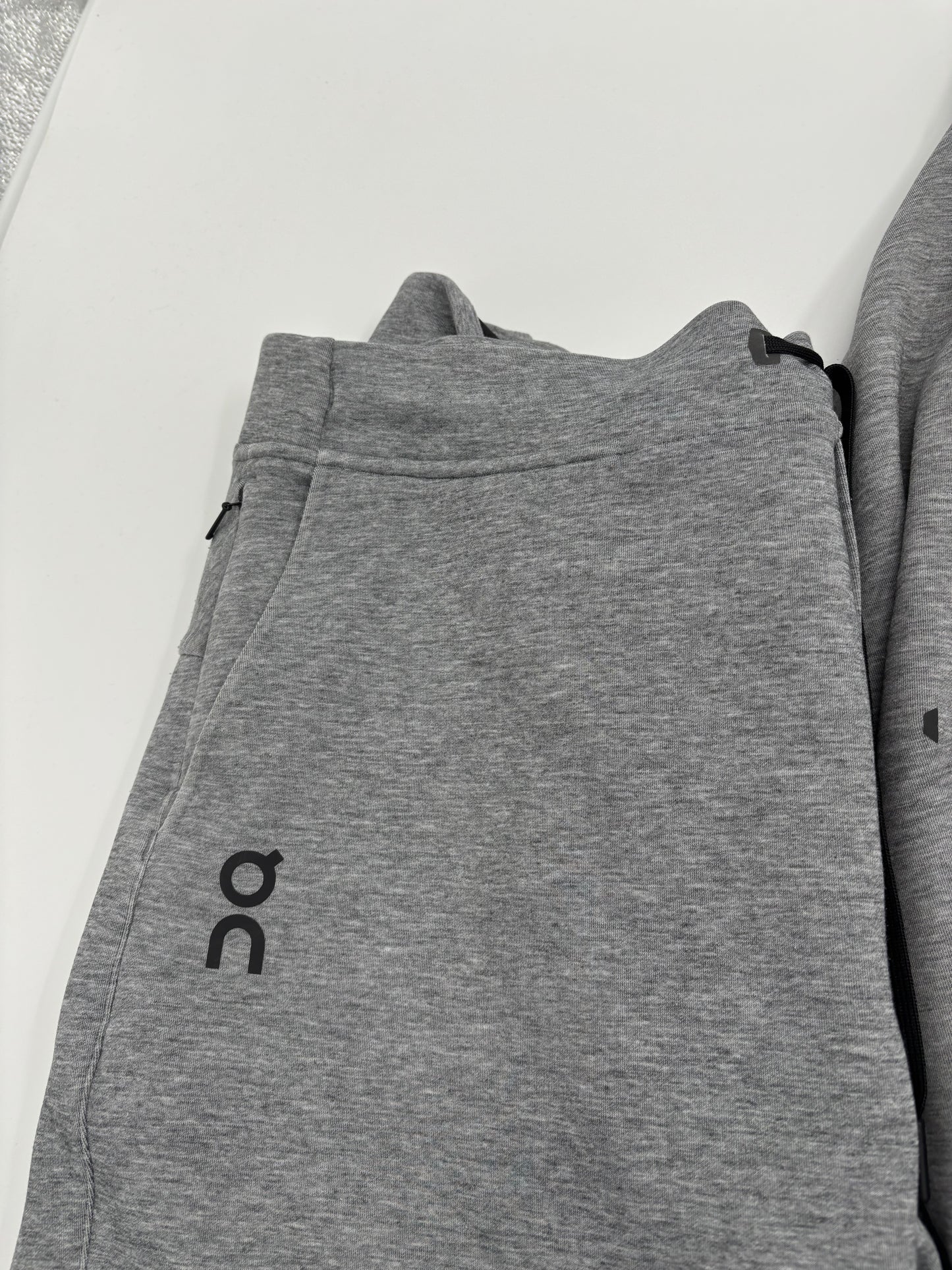 ON RUNNING TRACKSUIT