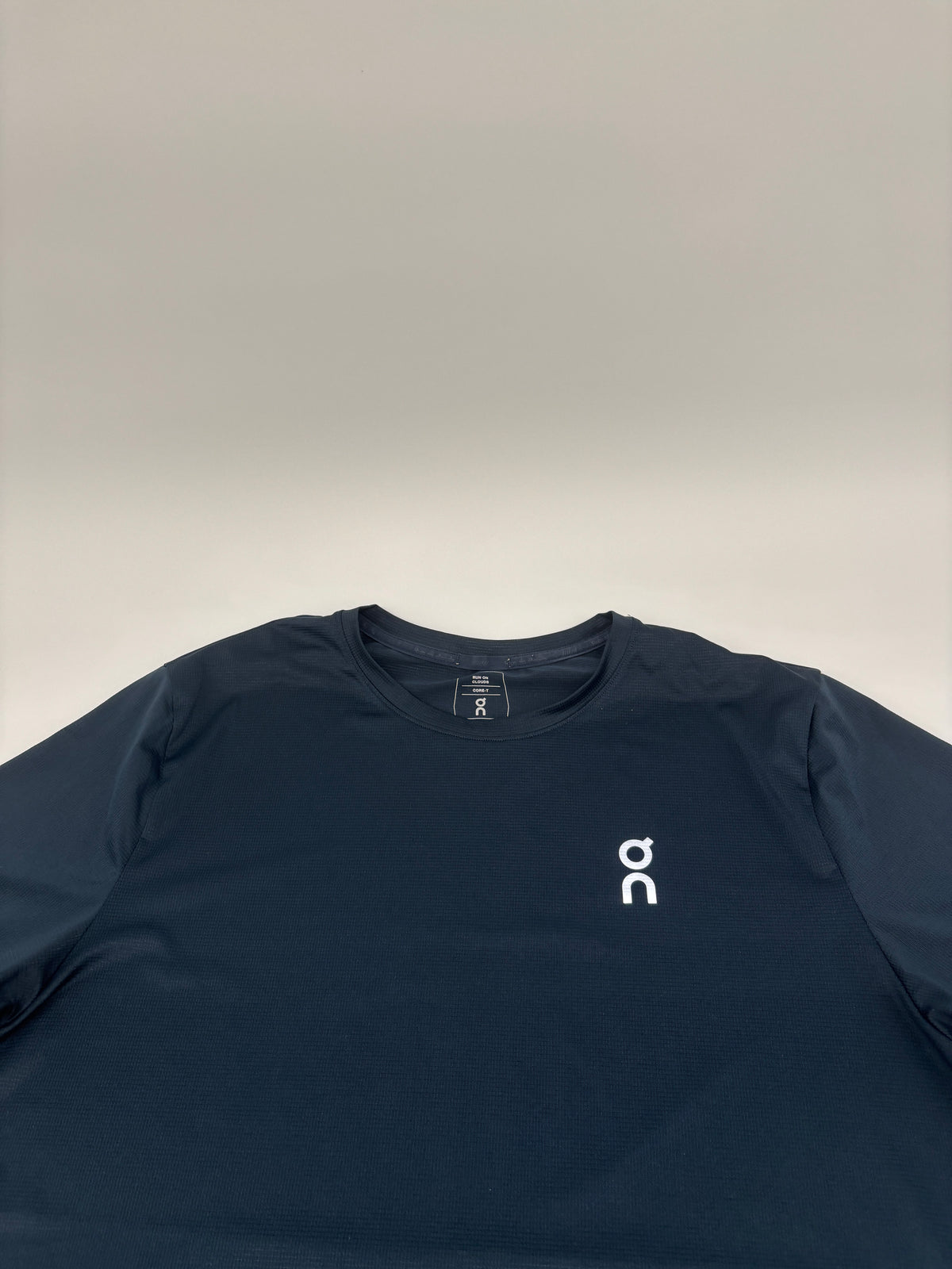 ON RUNNING T-SHIRT