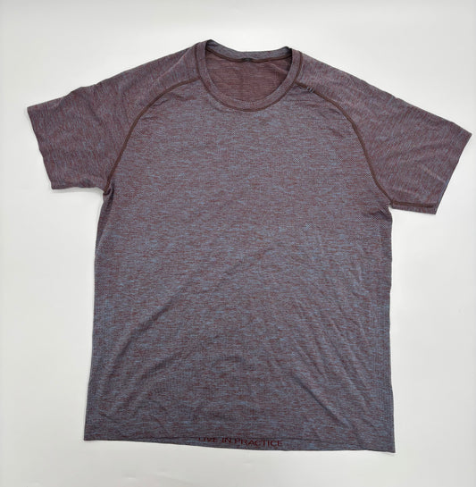 LULULEMON T-SHIRT