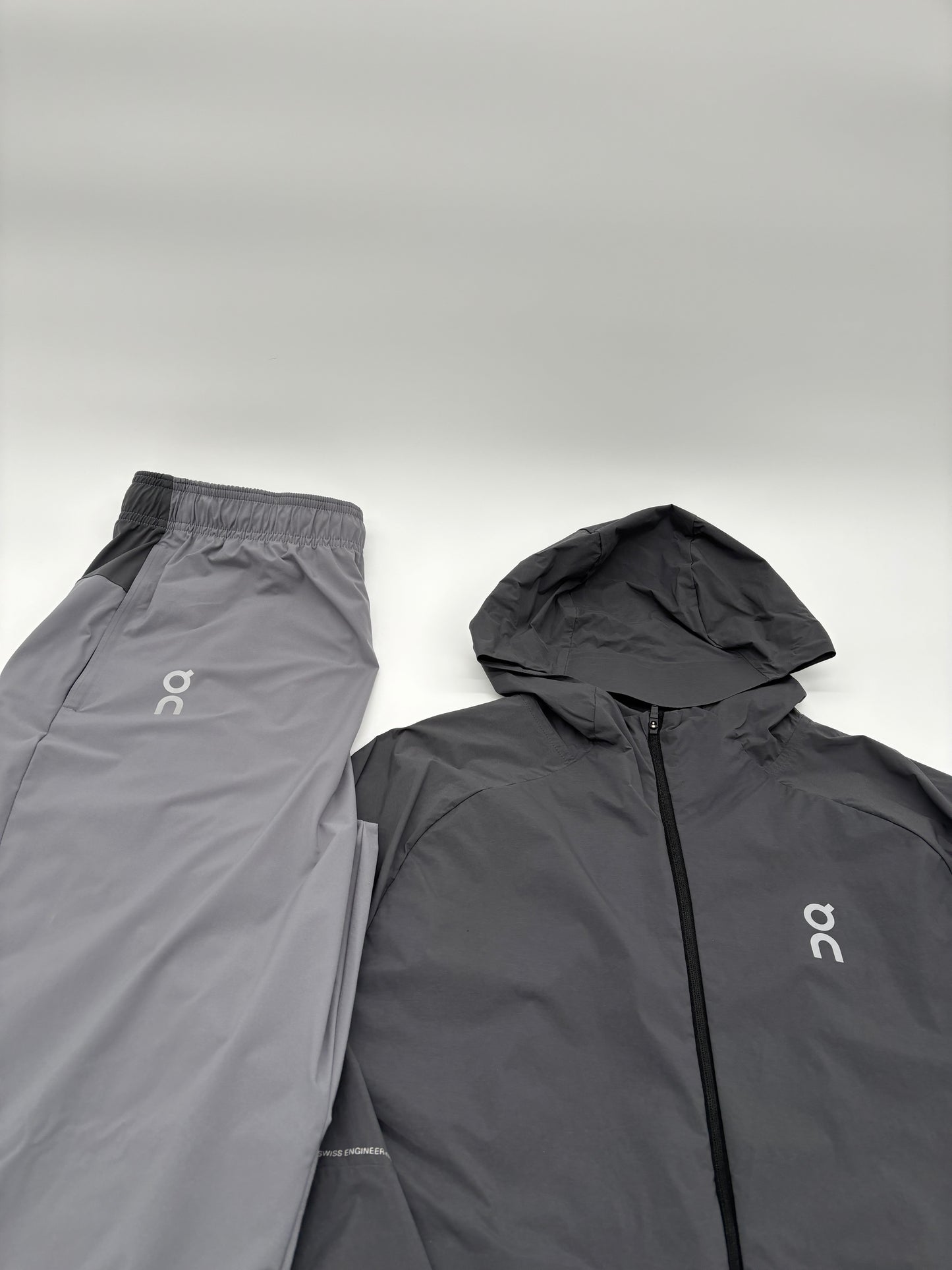 ON RUNNING TRACKSUIT