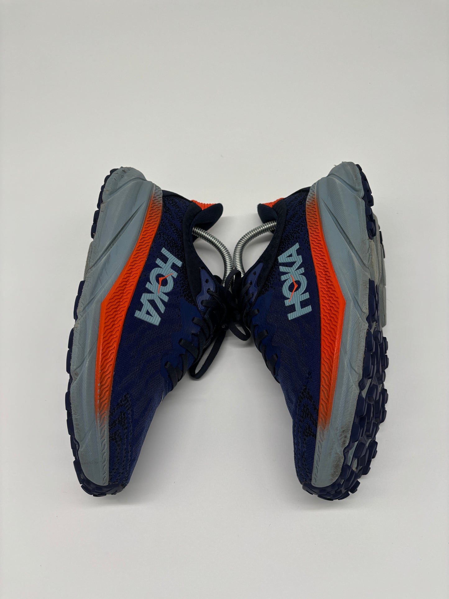 HOKA TRAINERS