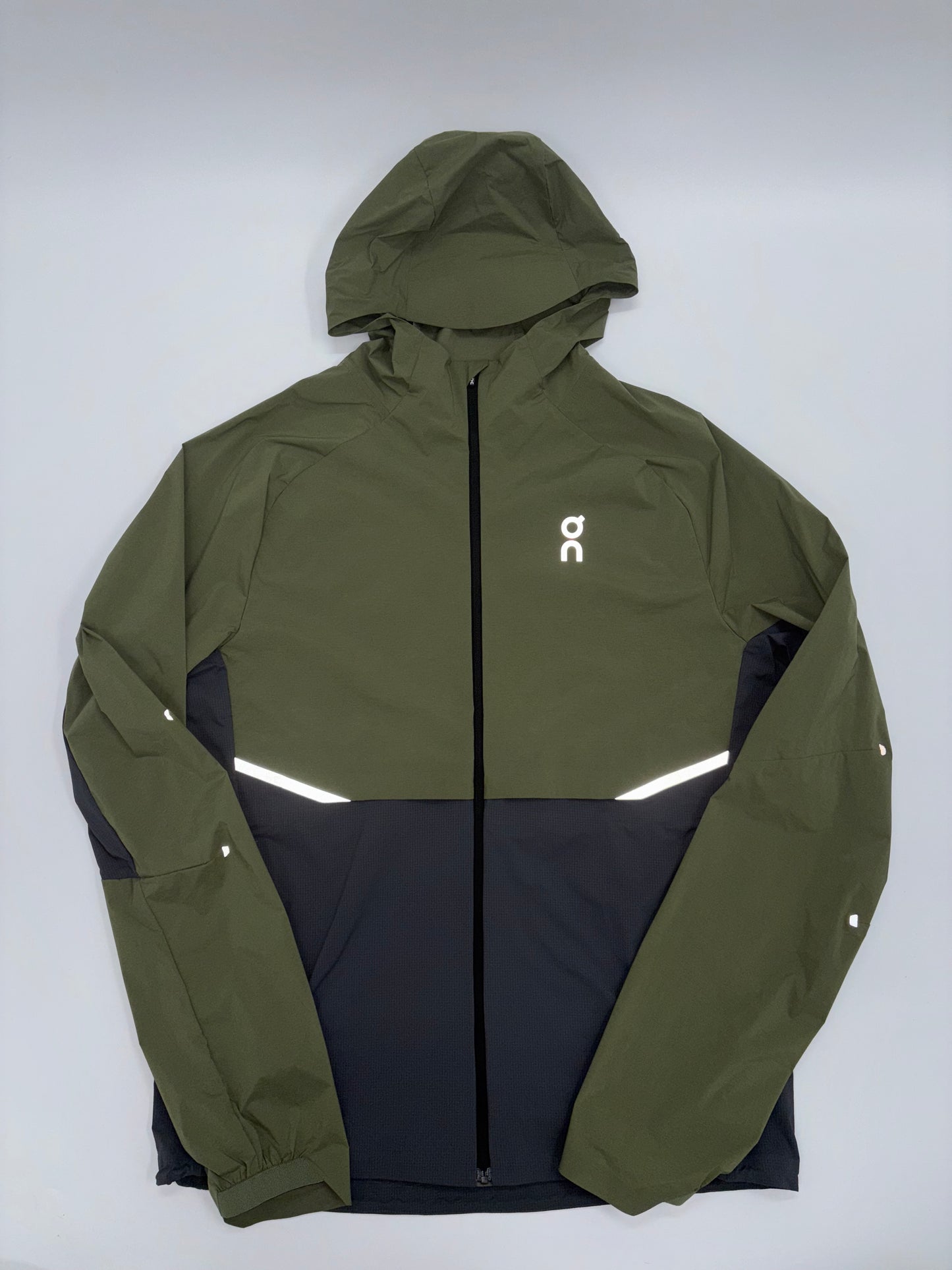 ON RUNNING JACKET