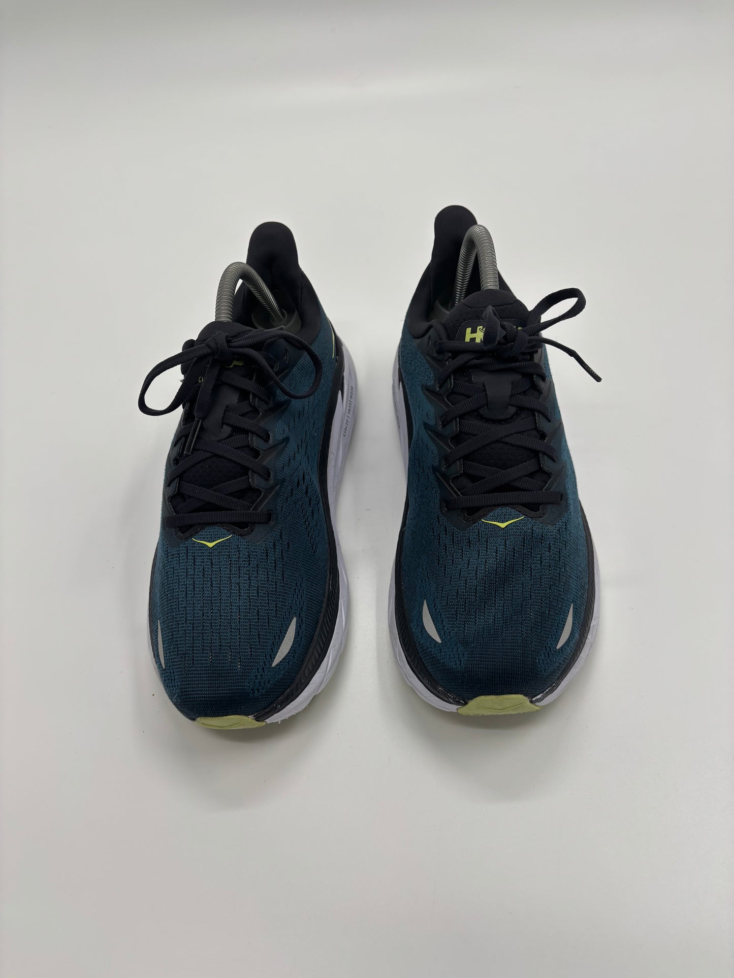 HOKA TRAINERS