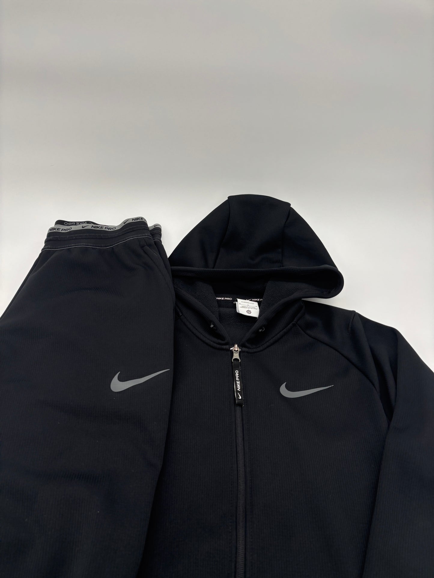 NIKE THERMA TRACKSUIT