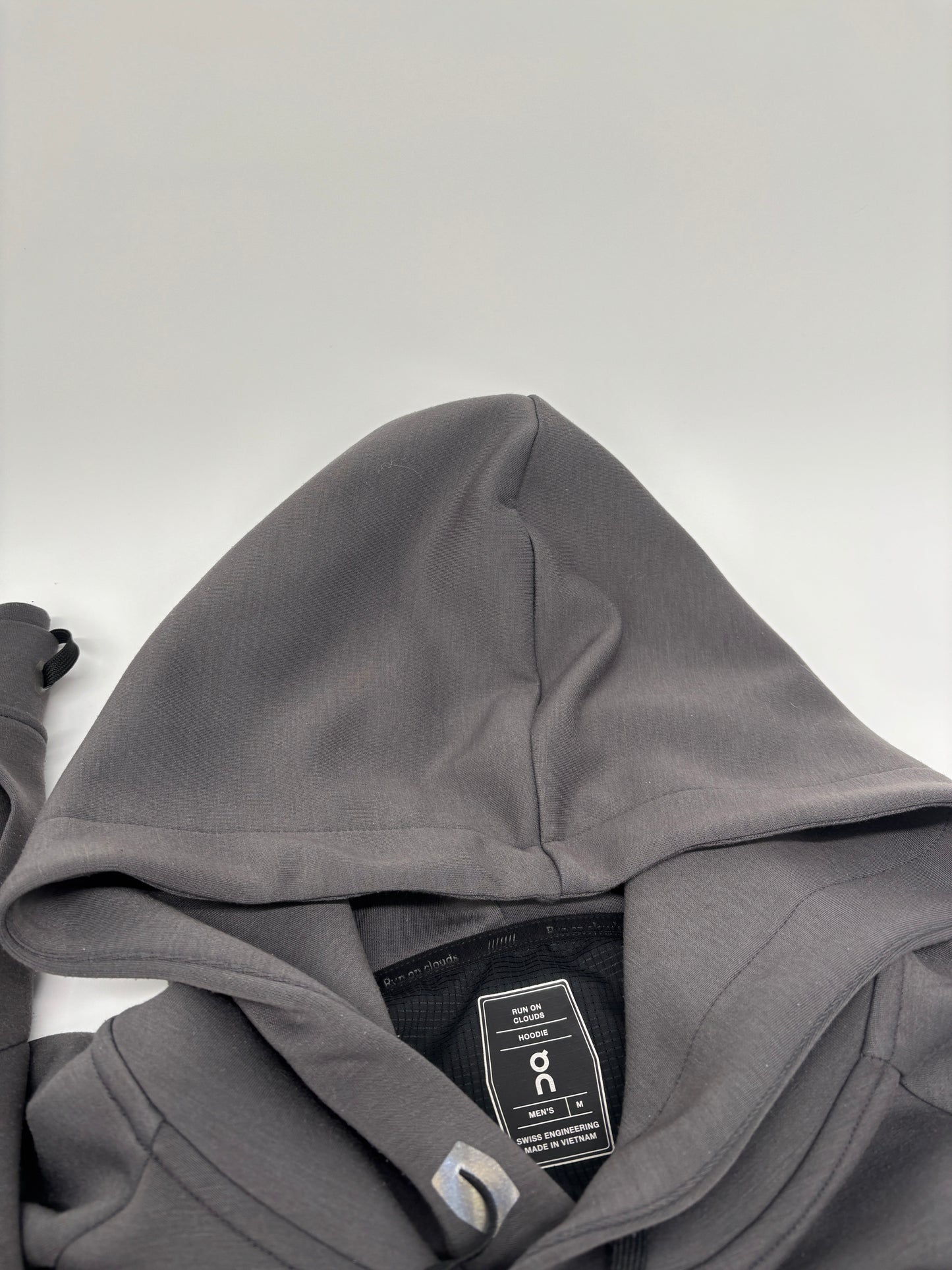 ON RUNNING TRACKSUIT