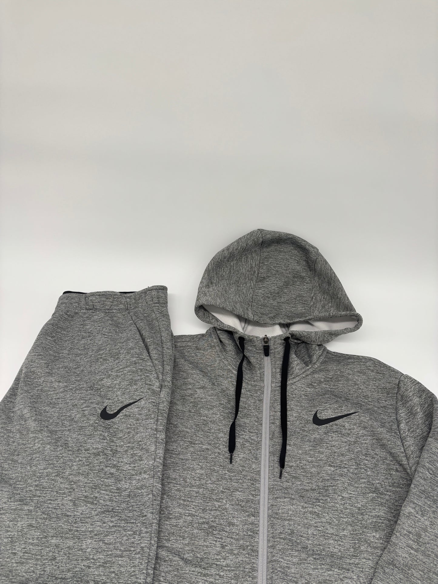 NIKE TRACKSUIT