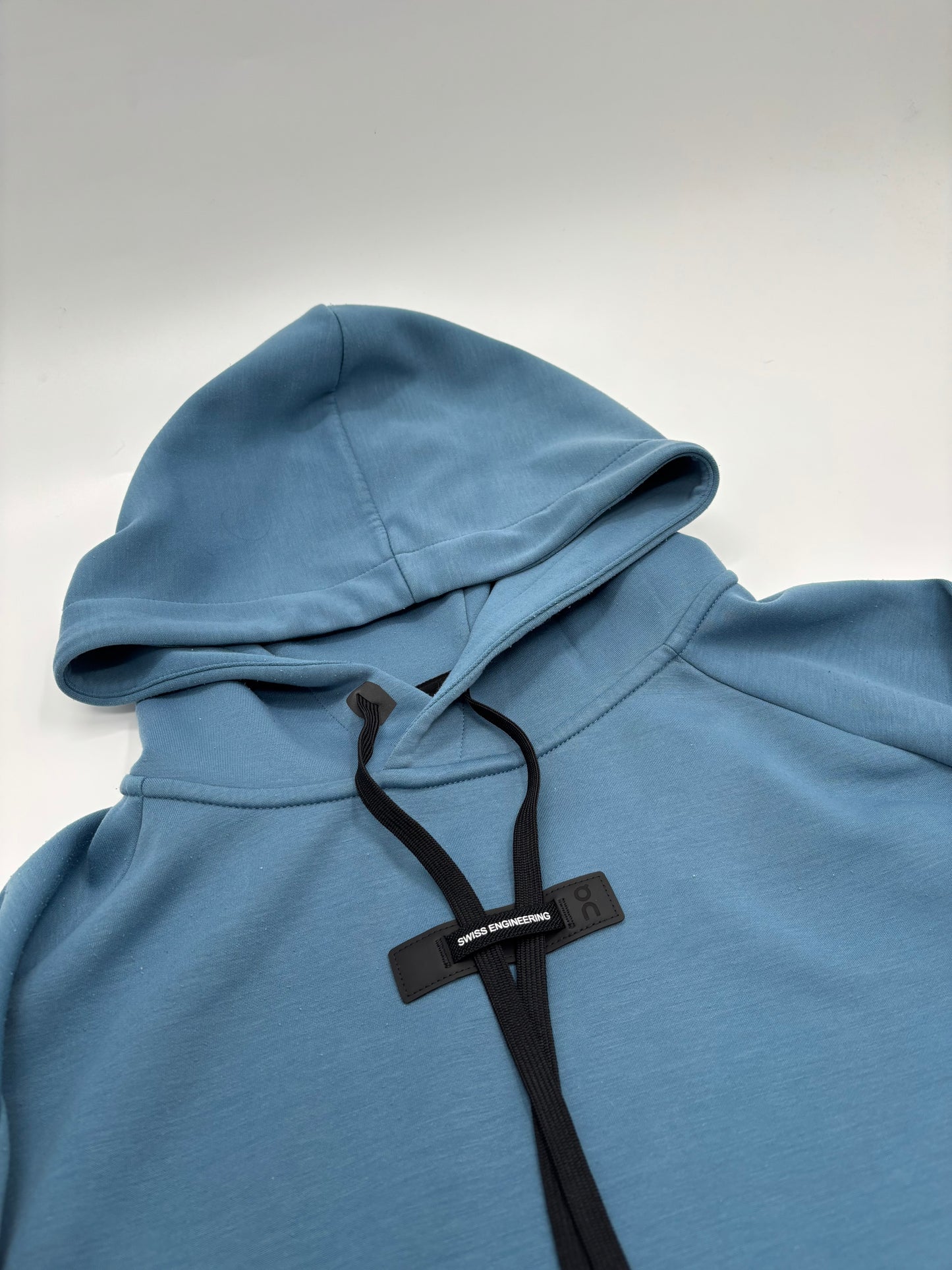 ON RUNNING TRACKSUIT