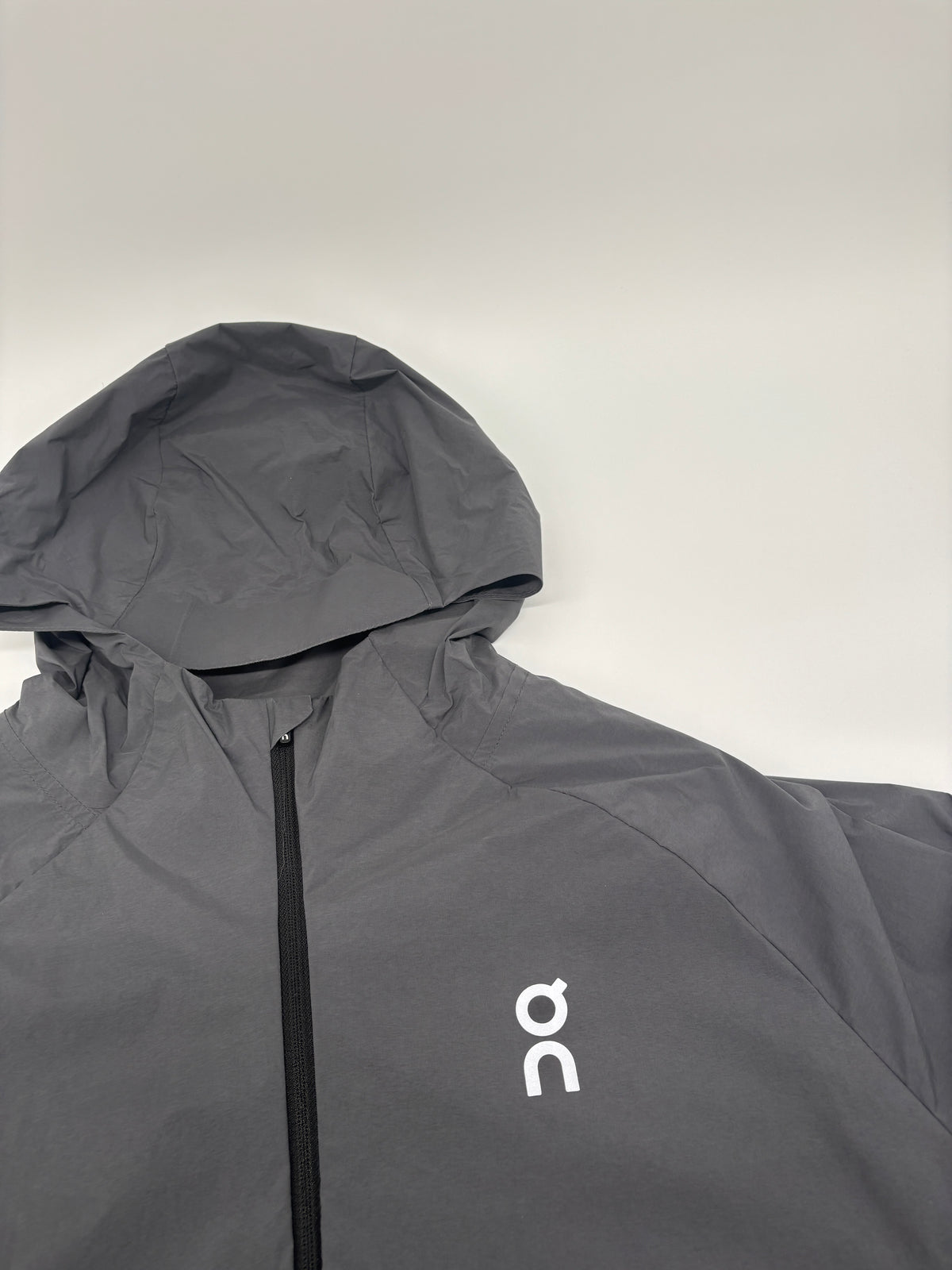 ON RUNNING JACKET