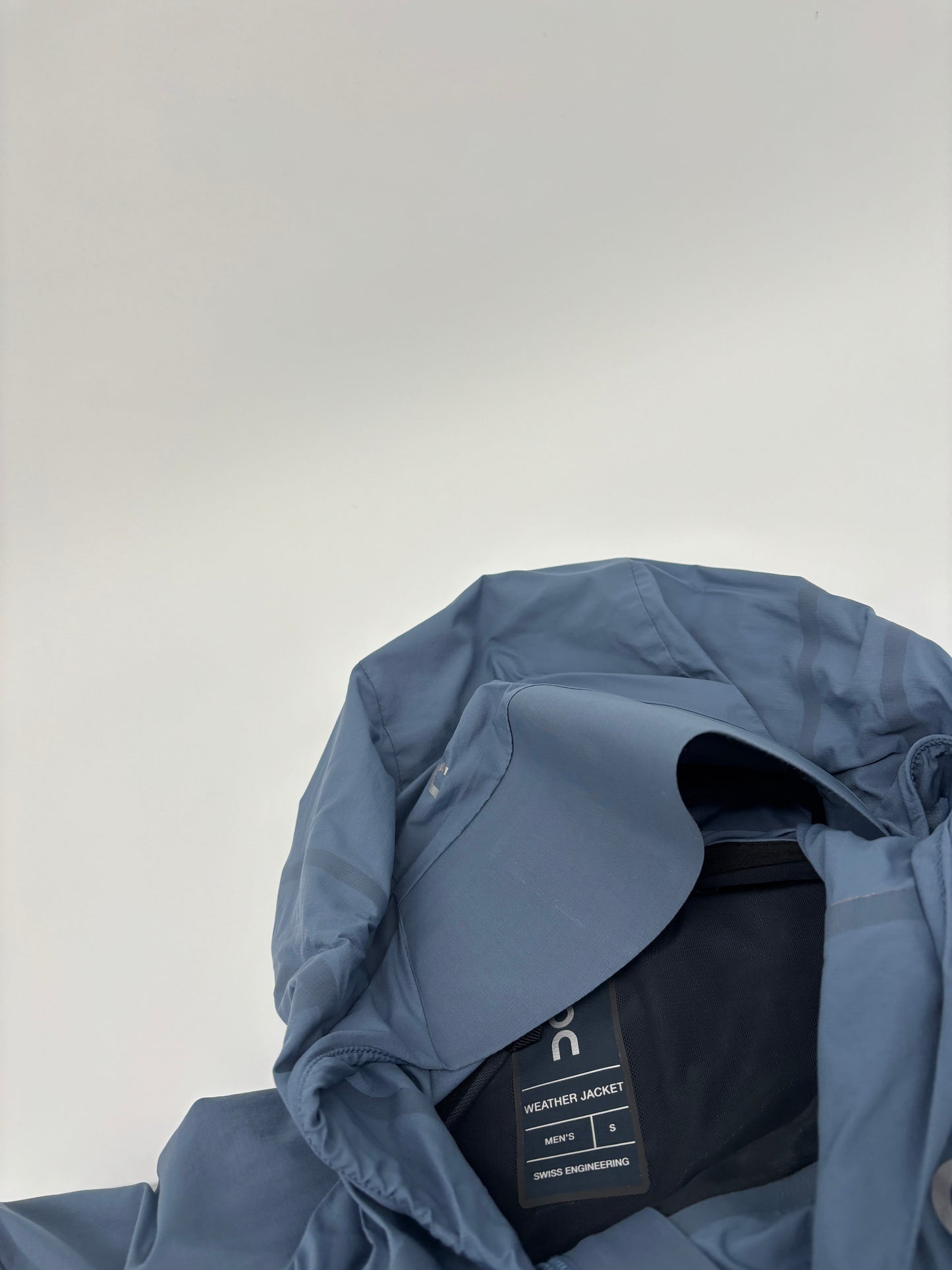 ON RUNNING JACKET