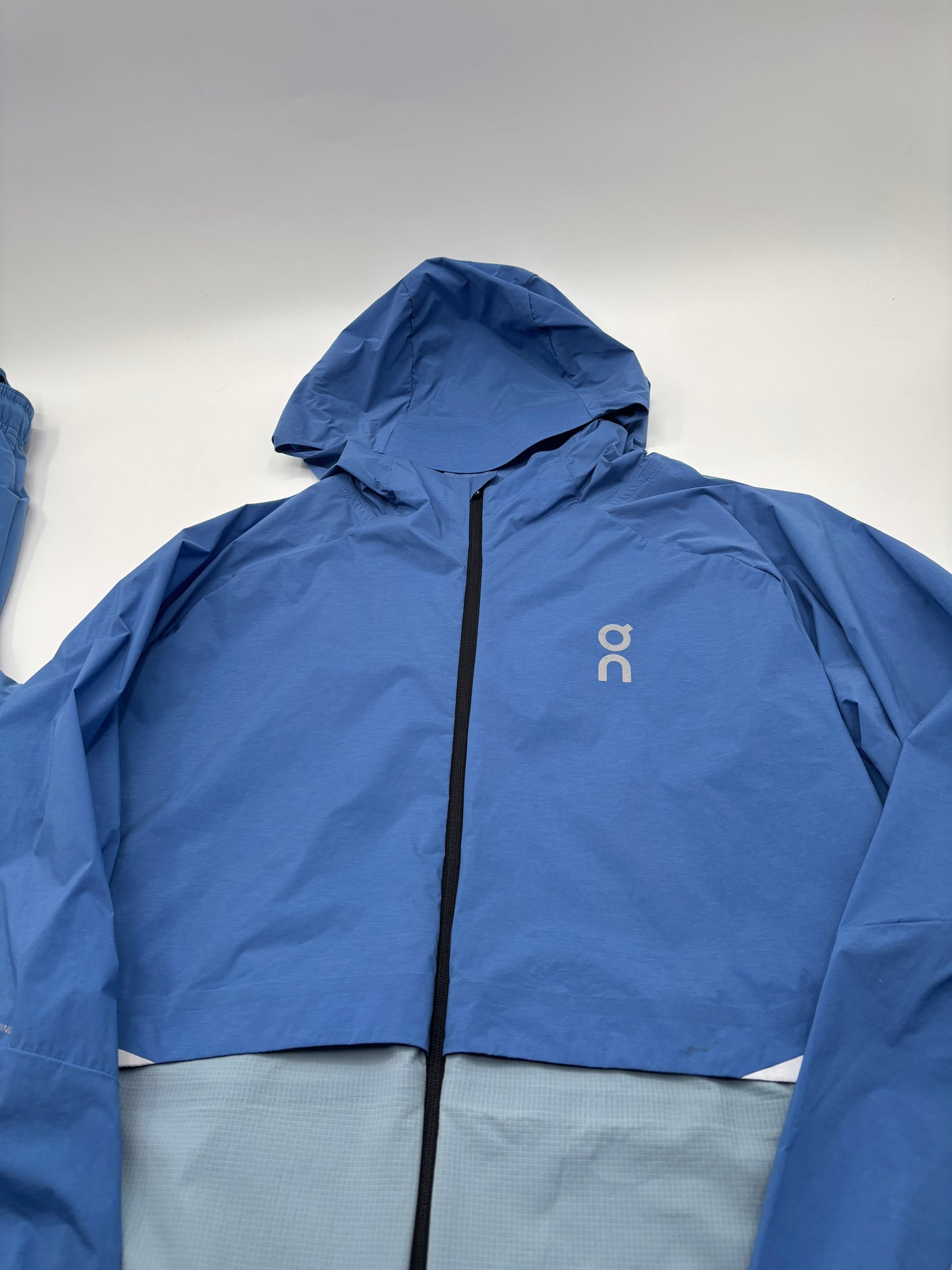 ON RUNNING TRACKSUIT