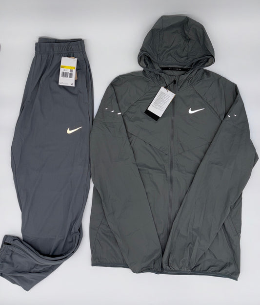 NIKE TRACKSUIT