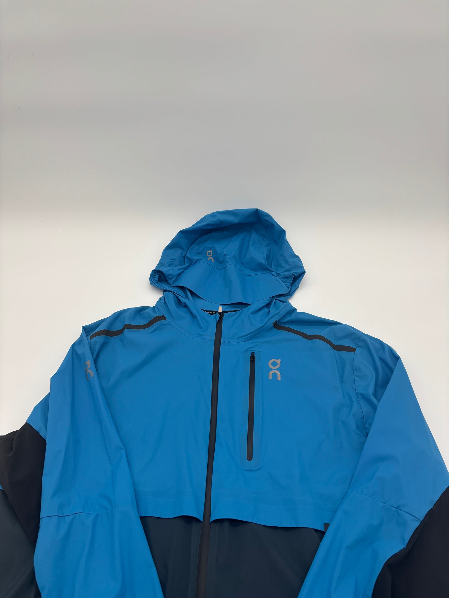 ON RUNNING JACKET