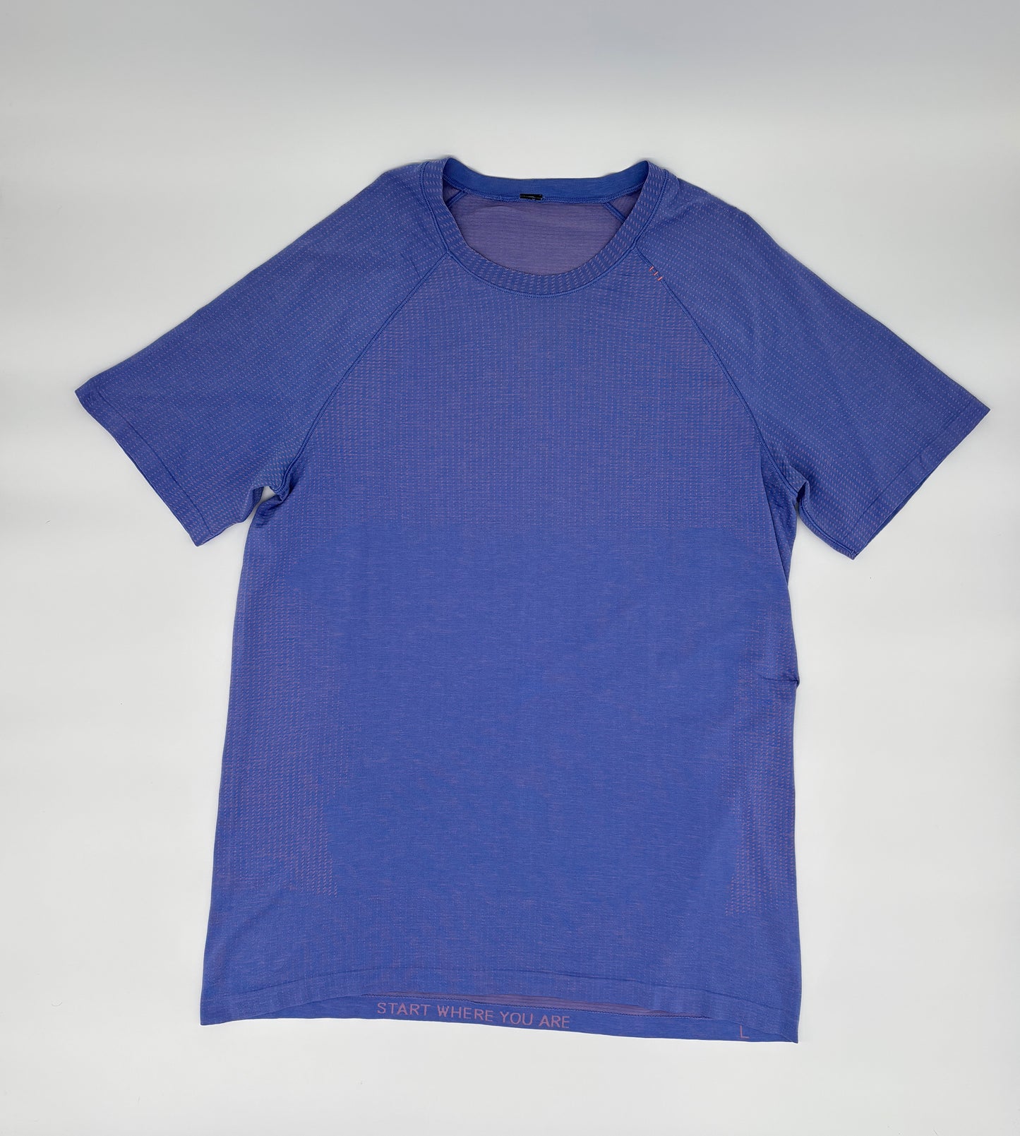 LULULEMON T-SHIRT