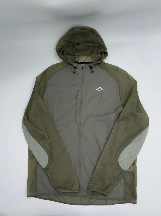 NIKE TRAIL JACKET